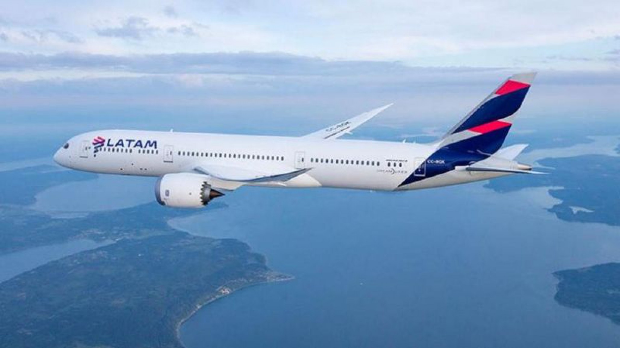 Hoy se realiza el primer vuelo comercial a las Islas Malvinas desde el país