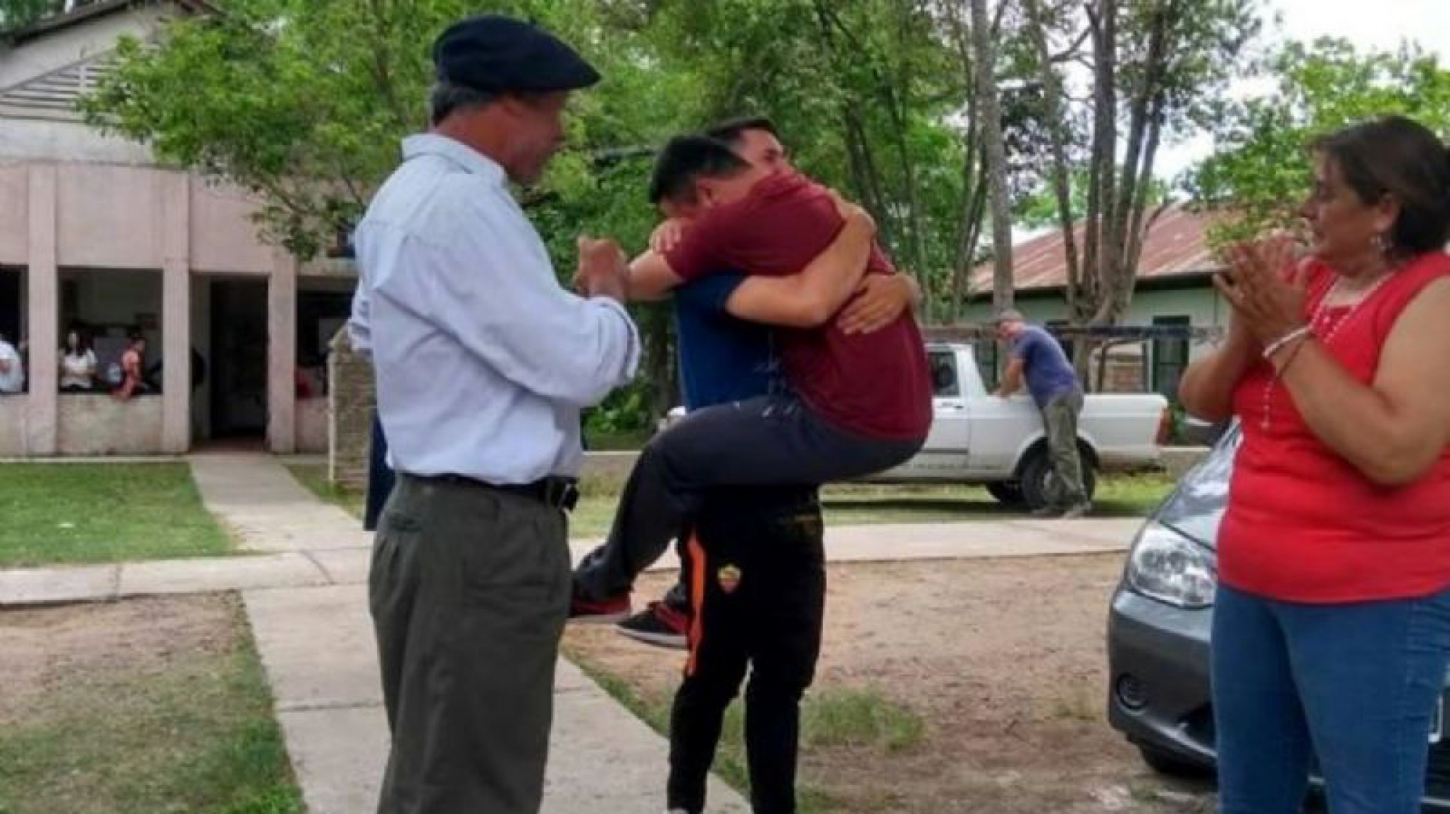 Iban a caballo a estudiar y se recibieron de profesionales