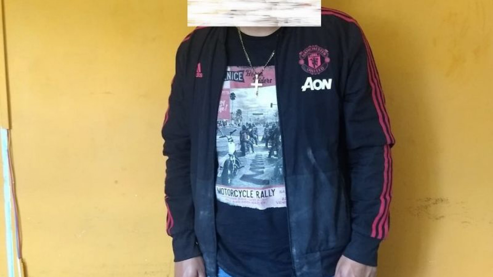 Joven golpeó a un policía cuando lo quiso demorar por pasar un semáforo en rojo en Comodoro, luego se dio a la fuga