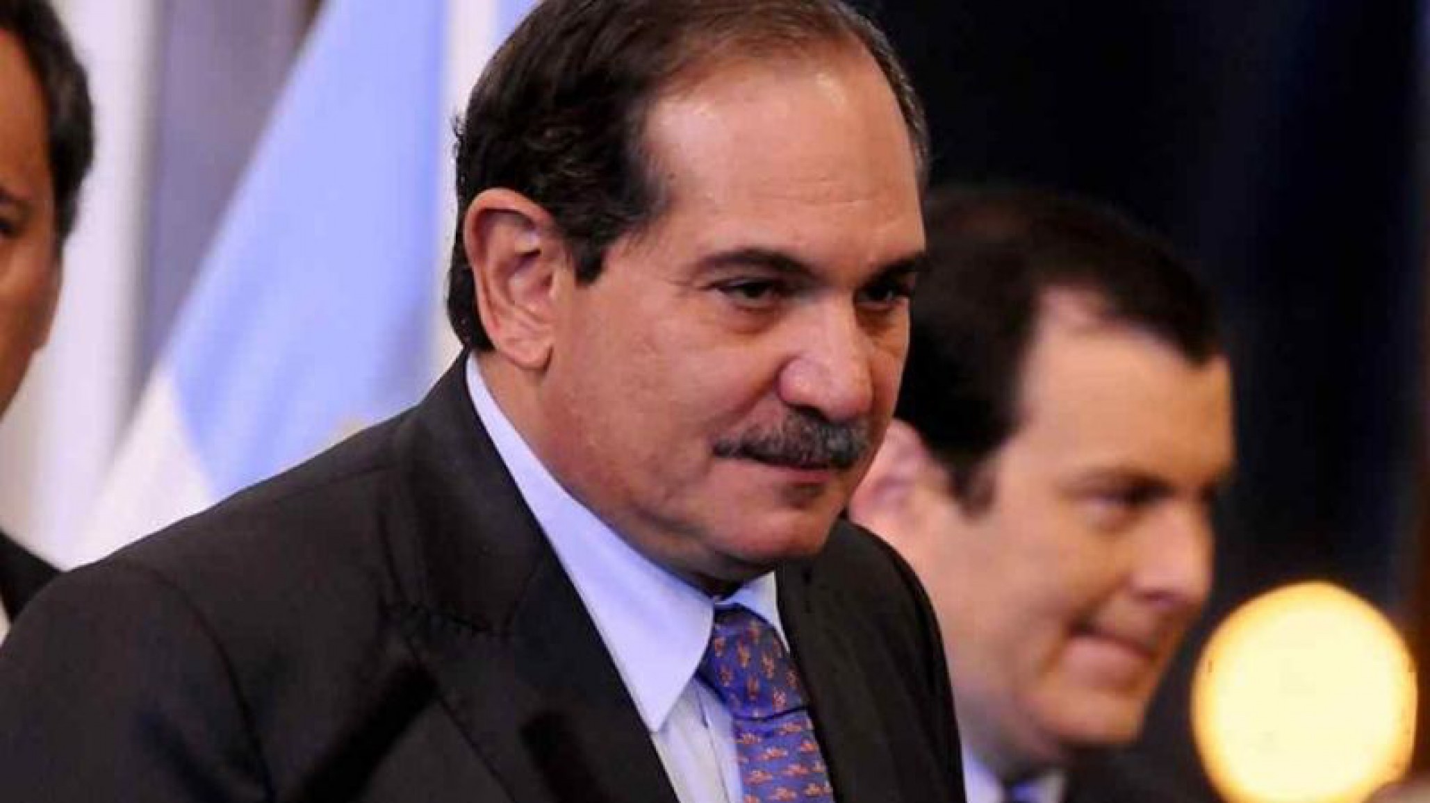 Alperovich, desde Miami, aseguró que es inocente y que no va a renunciar