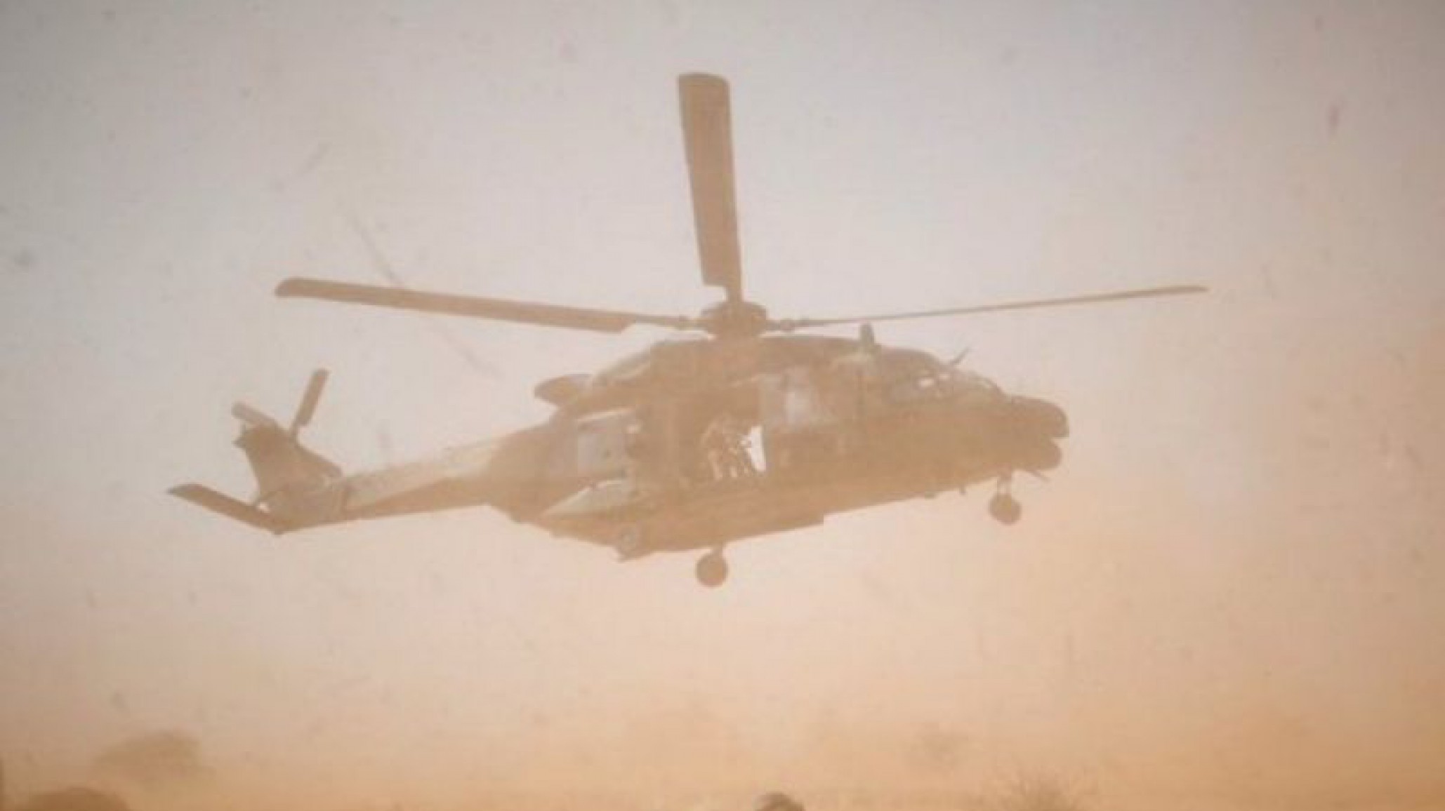 Chocan dos helicópteros y mueren trece militares franceses