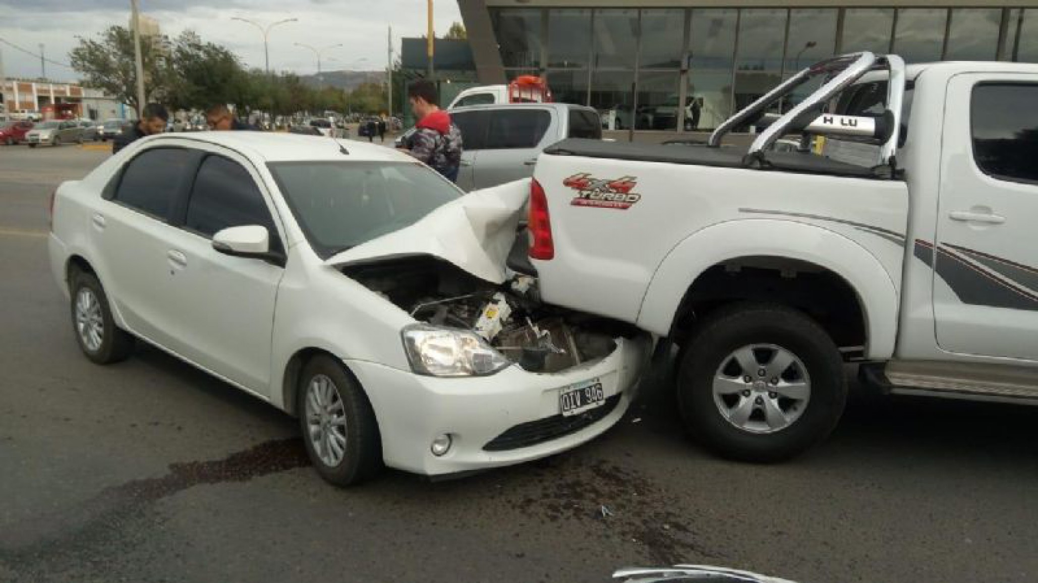Tránsito en Comodoro: Dos accidentes en Yrigoyen y Estados Unidos y Roca – Kennedy