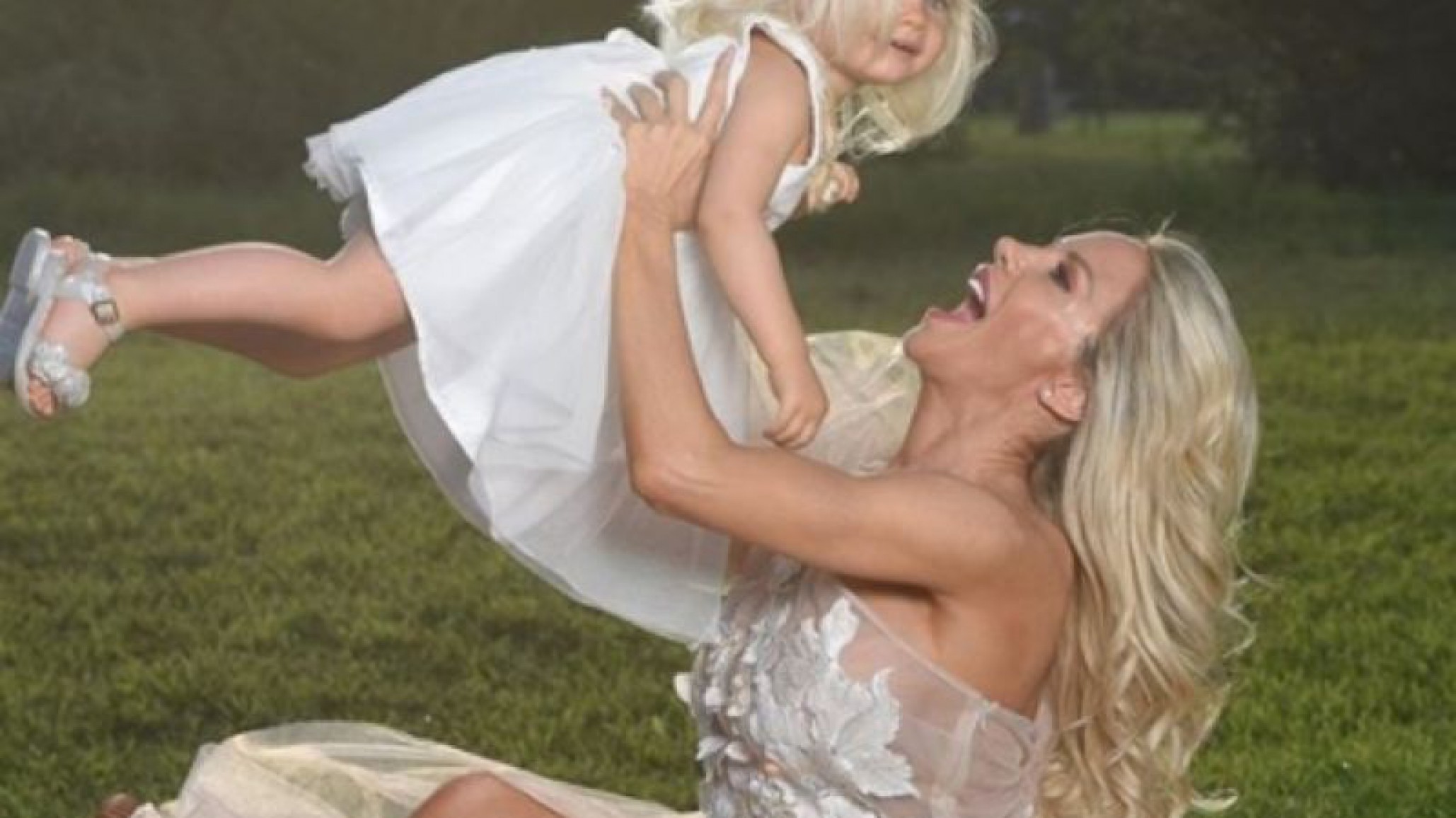 ¡A puro glamour! Matilda se hizo las uñas con Luli Salazar