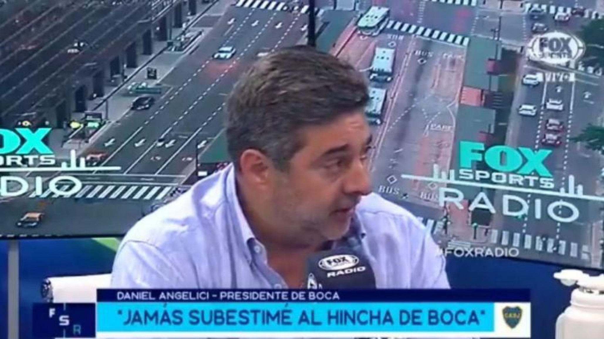 Ida y vuelta: Angelici responde duramente a Riquelme