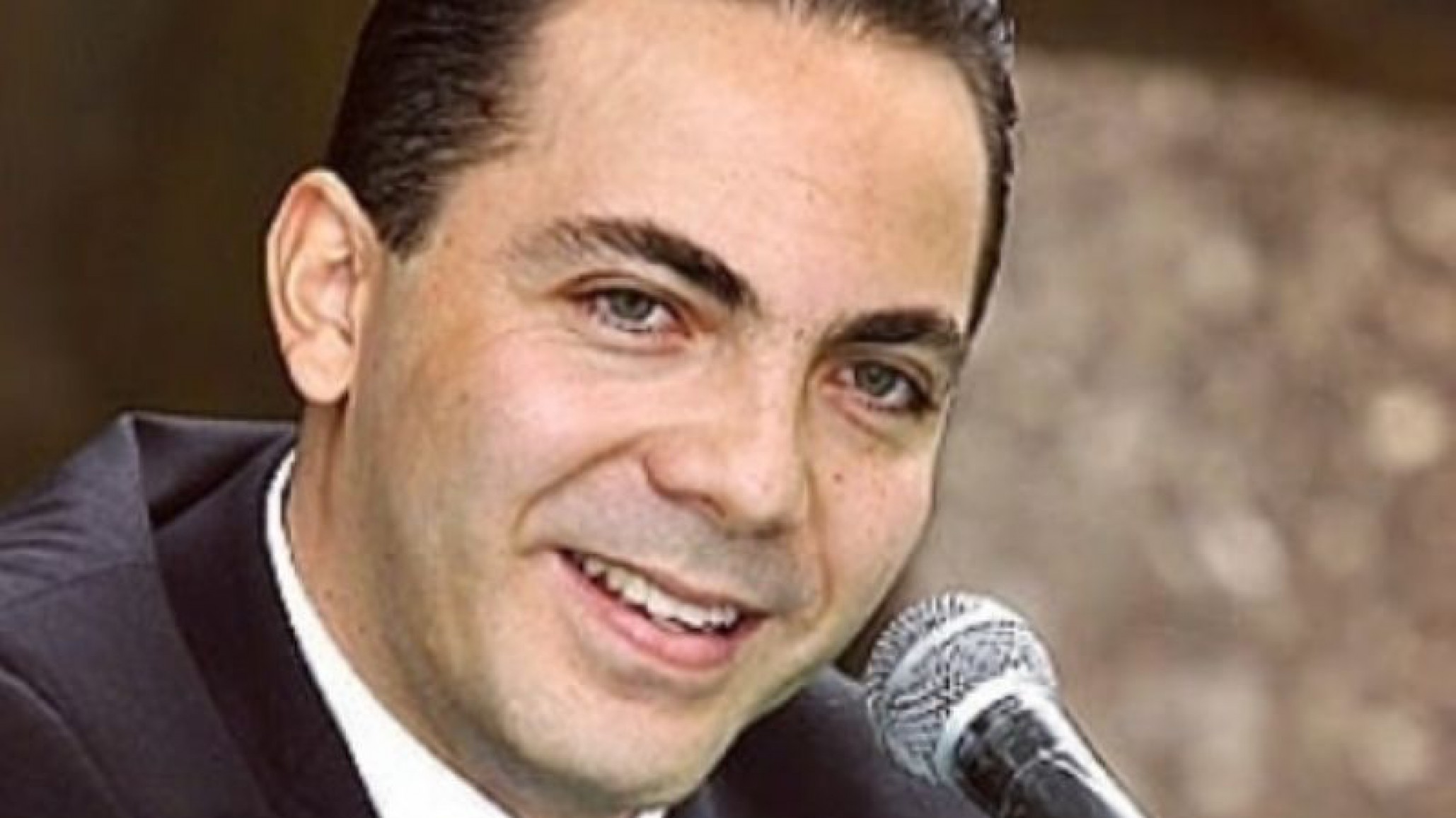 Cristian Castro y un rotundo cambio de look ¿ y de novia ?