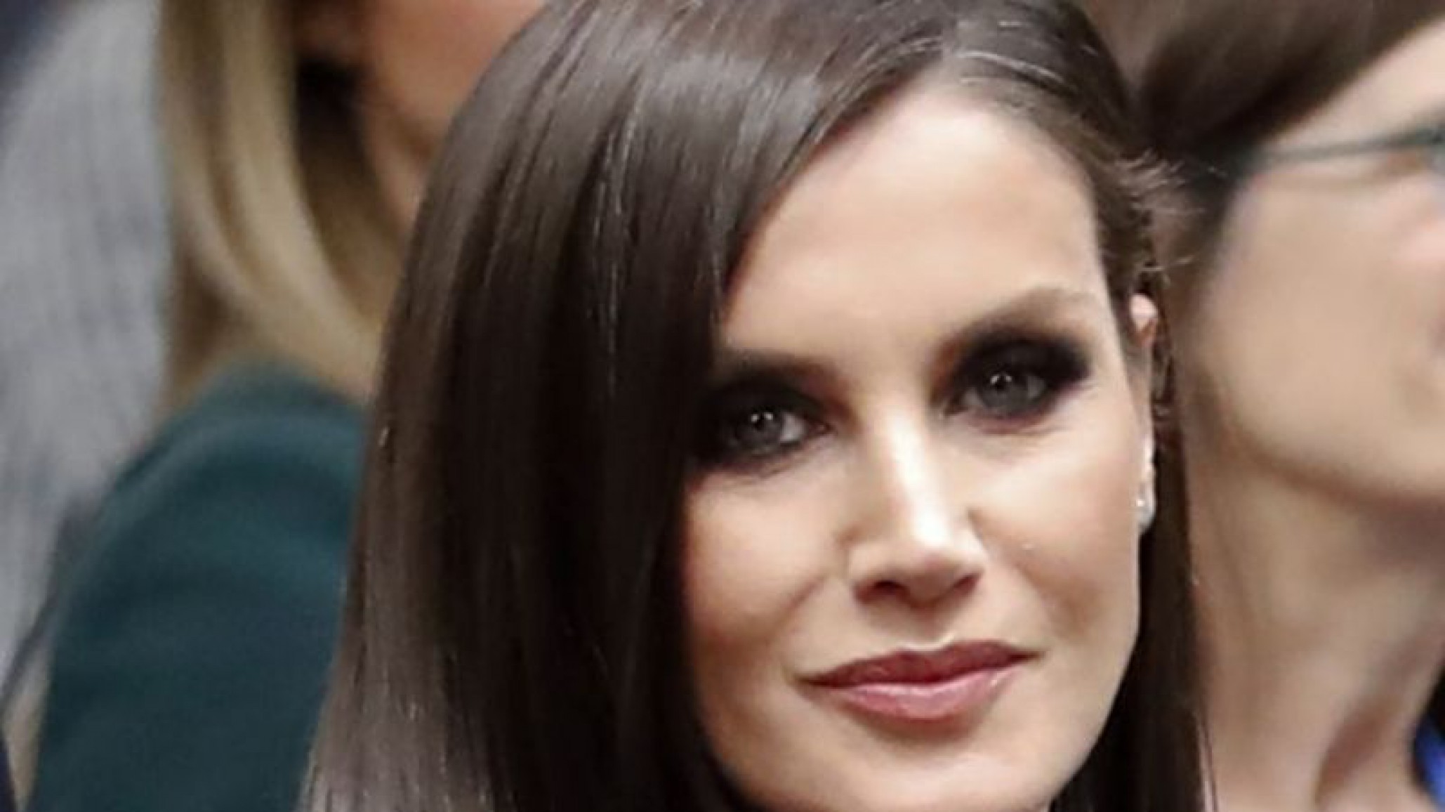 ¡Económica! La reina Letizia usó 5 veces el mismo atuendo