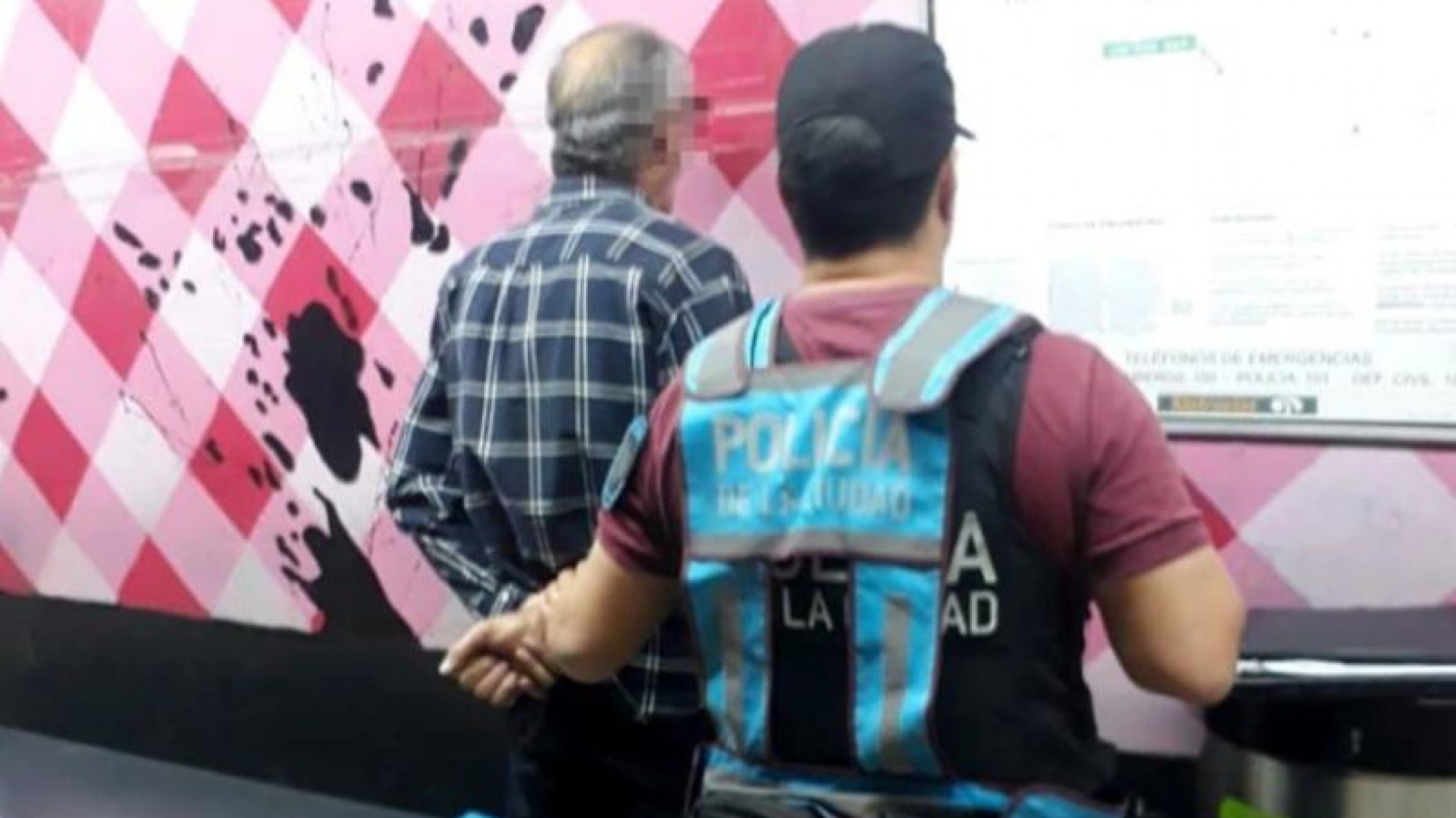Detuvieron a un jubilado por robar celulares en el subte, había sido condenado por un caso similar