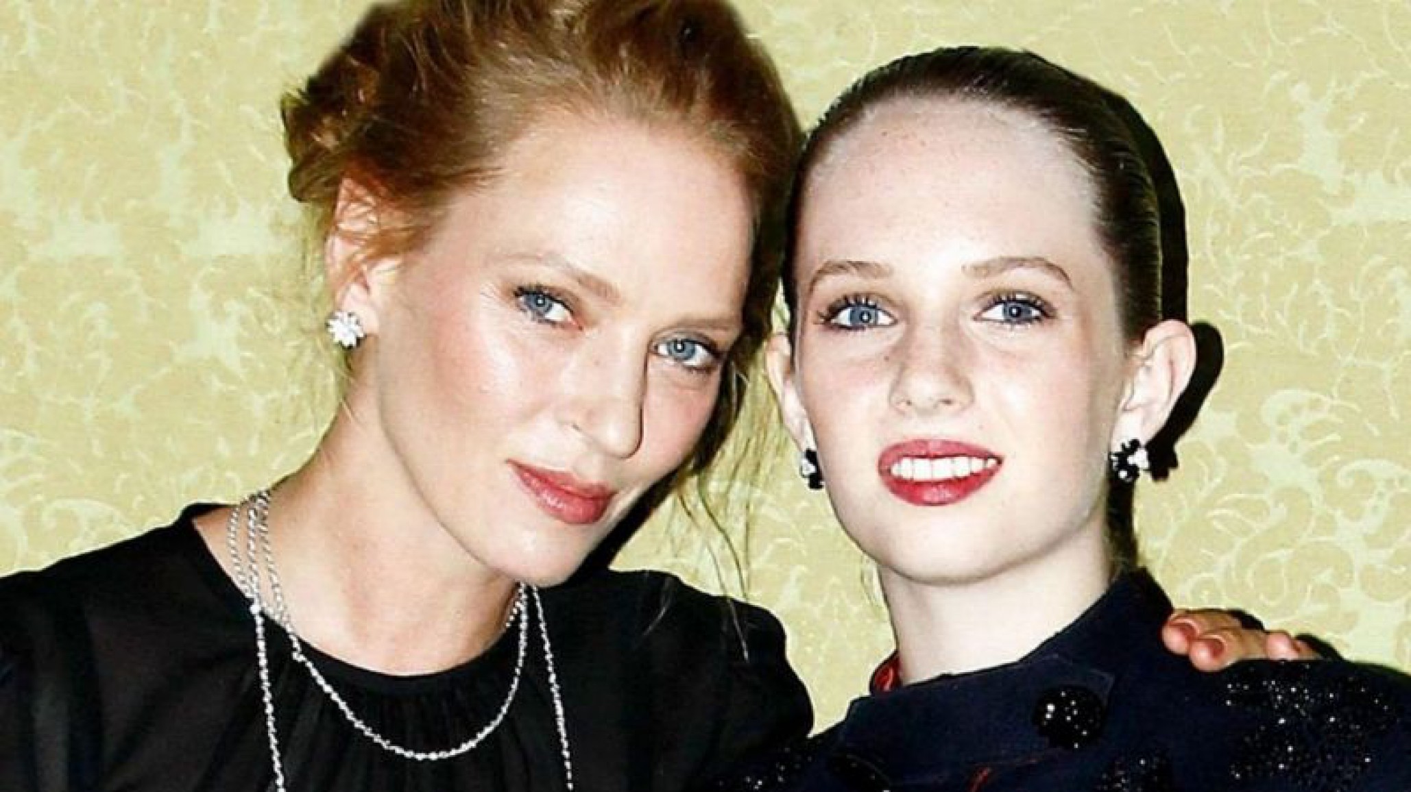 Herederas de una belleza única: Uma Thurman, su hija y madre son idénticas