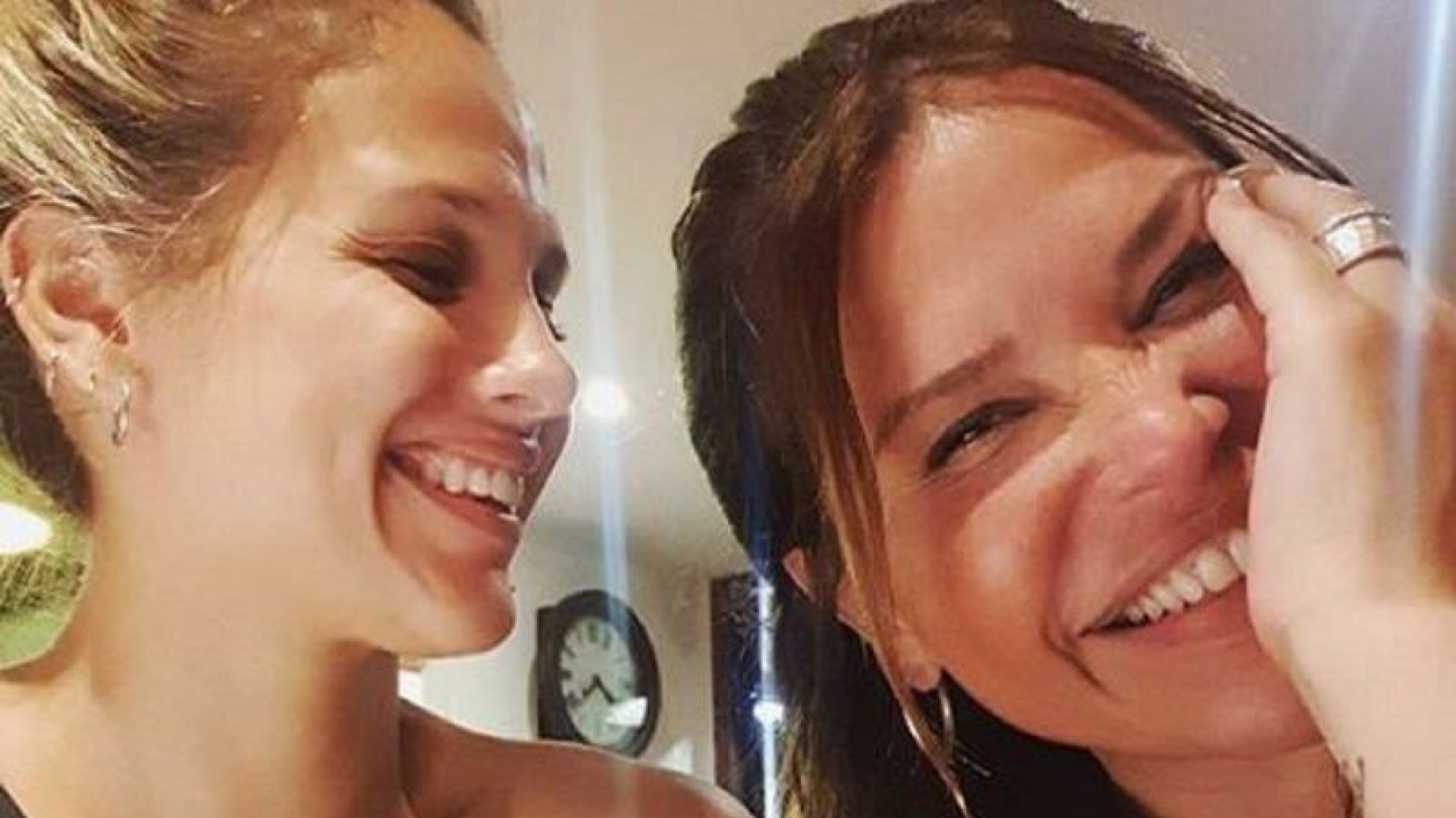 Nazarena Vélez bailó en bikini y de espaldas pero su hija la insultó: “Enferma de mierd