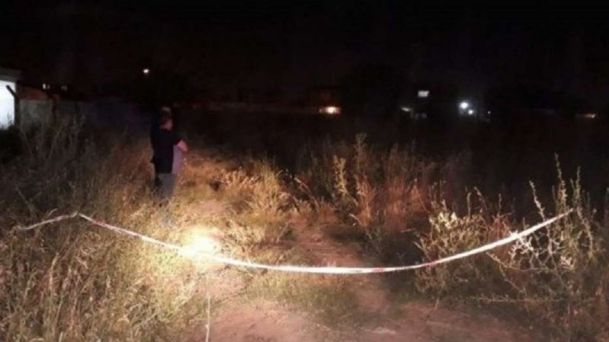 Aberrante hallazgo en Buenos Aires: Encuentran un cadáver calcinado en un baldío