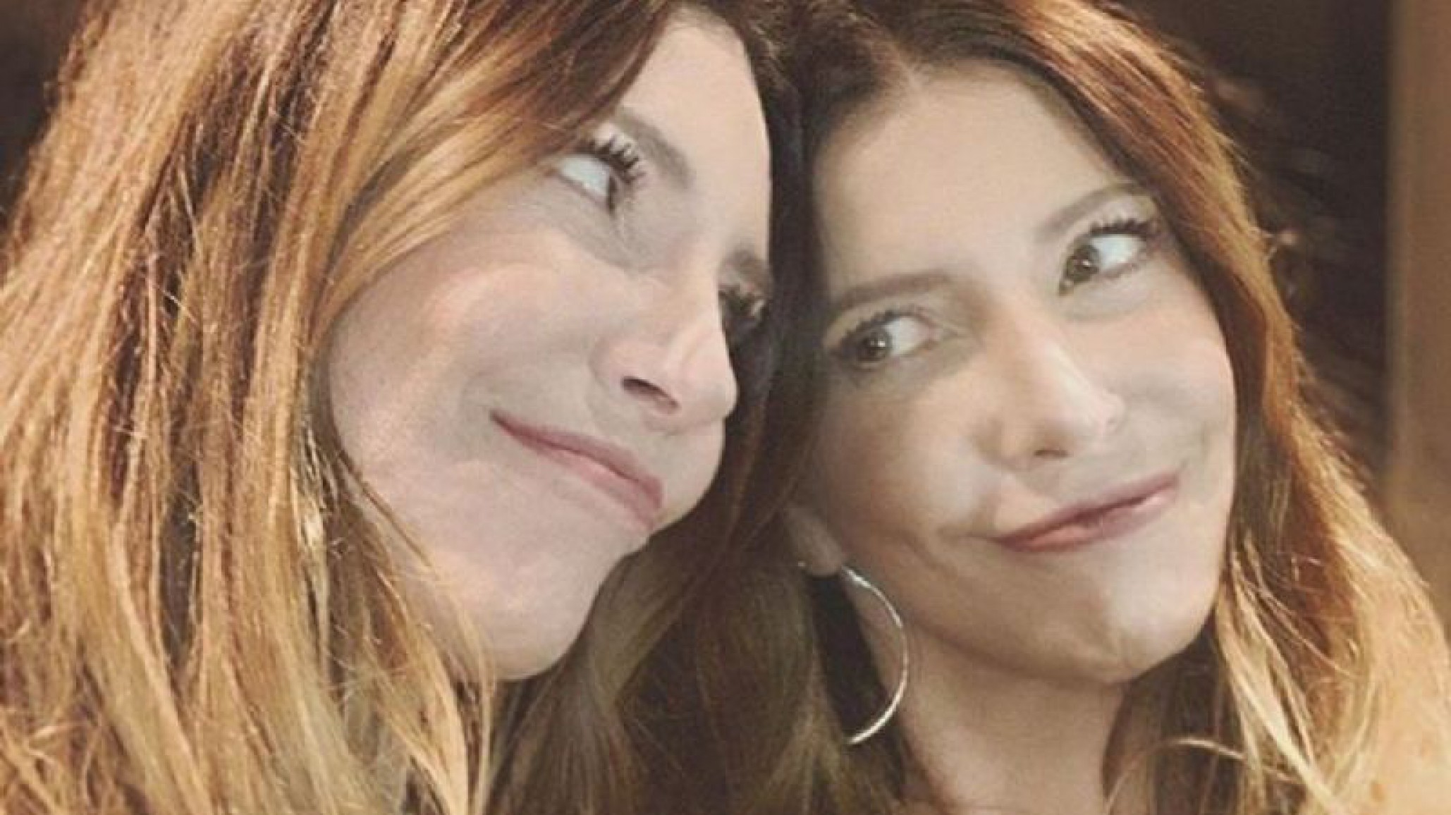 ¡ES SU CLON! El gran parecido entre Mónica Ayos y su hija