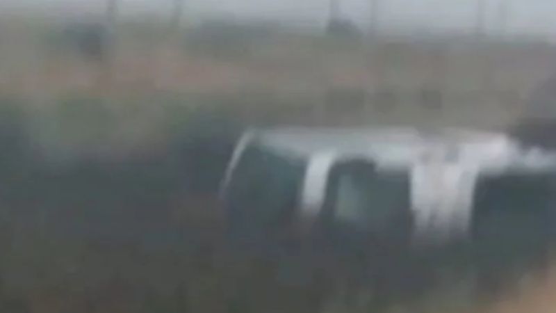 Volcó un micro en la Ruta 2: Habría pasajeros atrapados