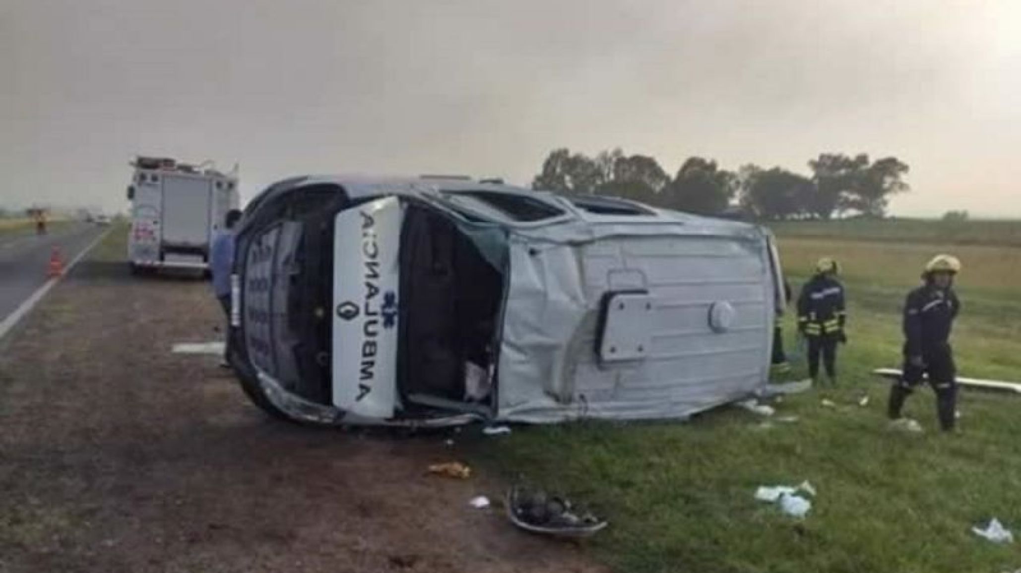 Buenos Aires: Una ambulancia sufrió un violento accidente, como consecuencia del impacto una de las pacientes que era transportada perdió la vida