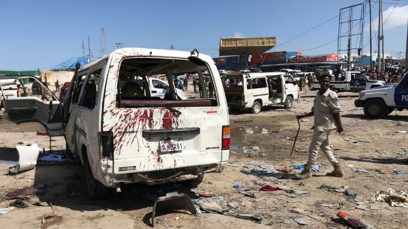 76 personas murieron luego de que explotara un coche bomba en Somalia