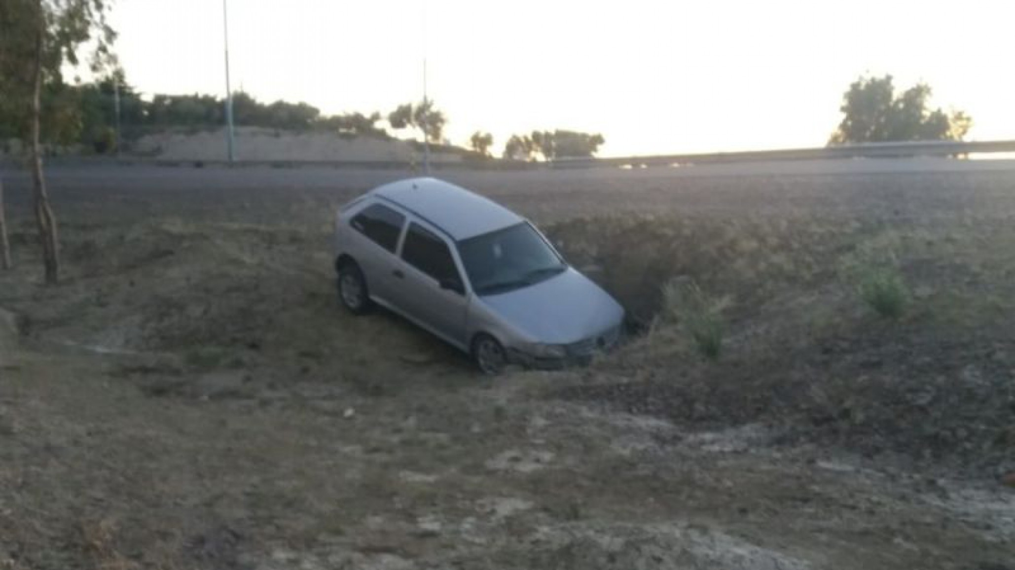 Comodoro: Robaron un matafuegos, los persiguió la policía y terminaron chocados