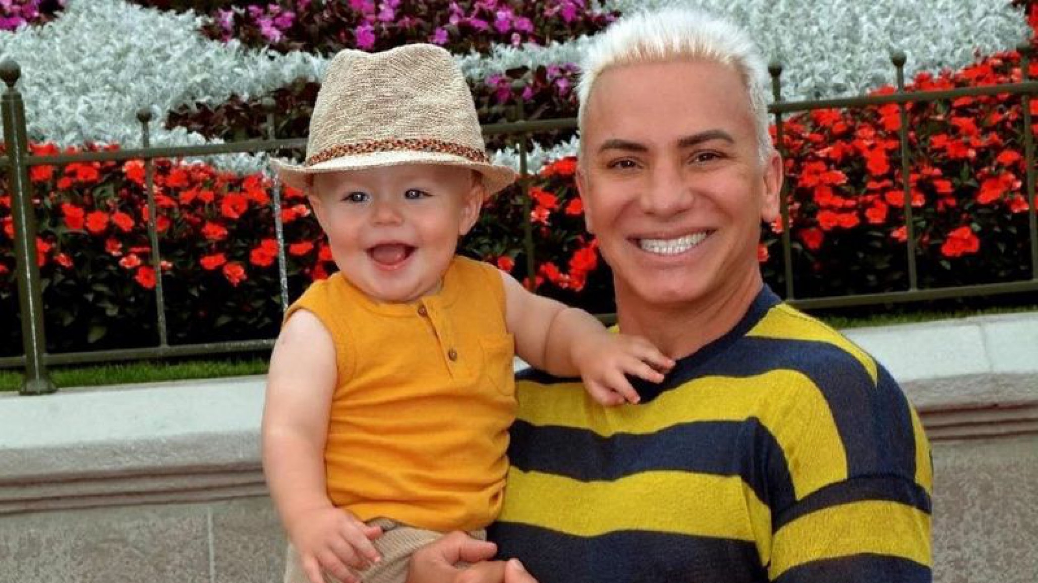 ¡Como Dios lo trajo al mundo! Así toma sol Dionisio el hijo de Flavio Mendoza