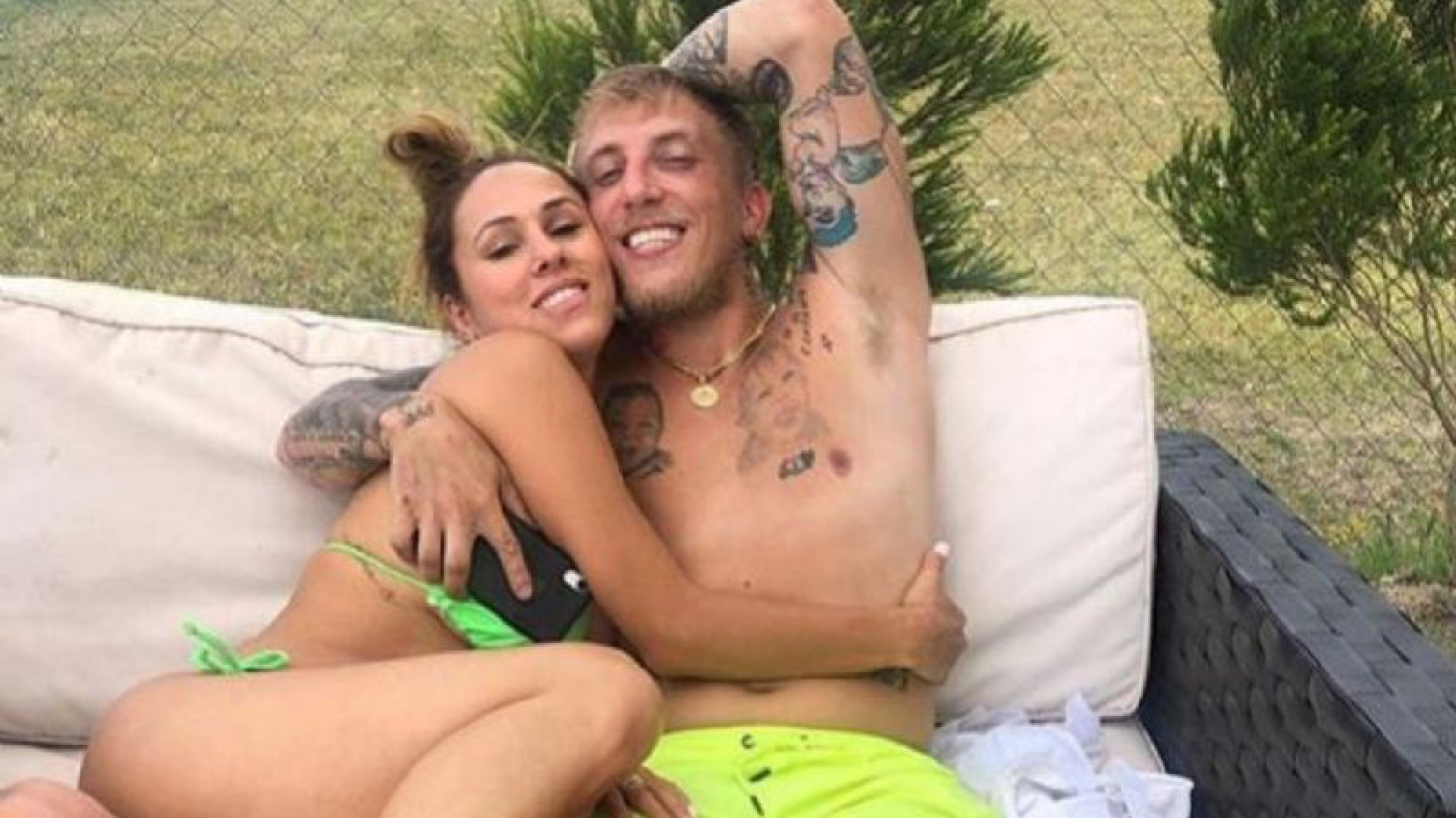 Barby Silenzi y El Polaco , y el video de un beso en primer plano ¡era necesario!
