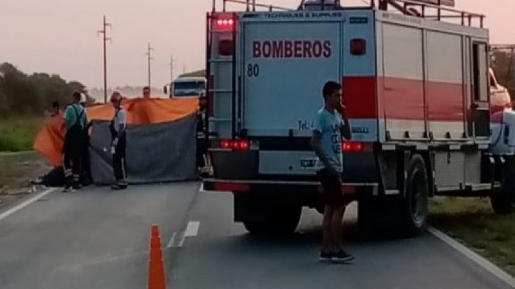 Dos personas murieron en la Ruta 158 luego de que un camión embistiera un carro tirado por un caballo