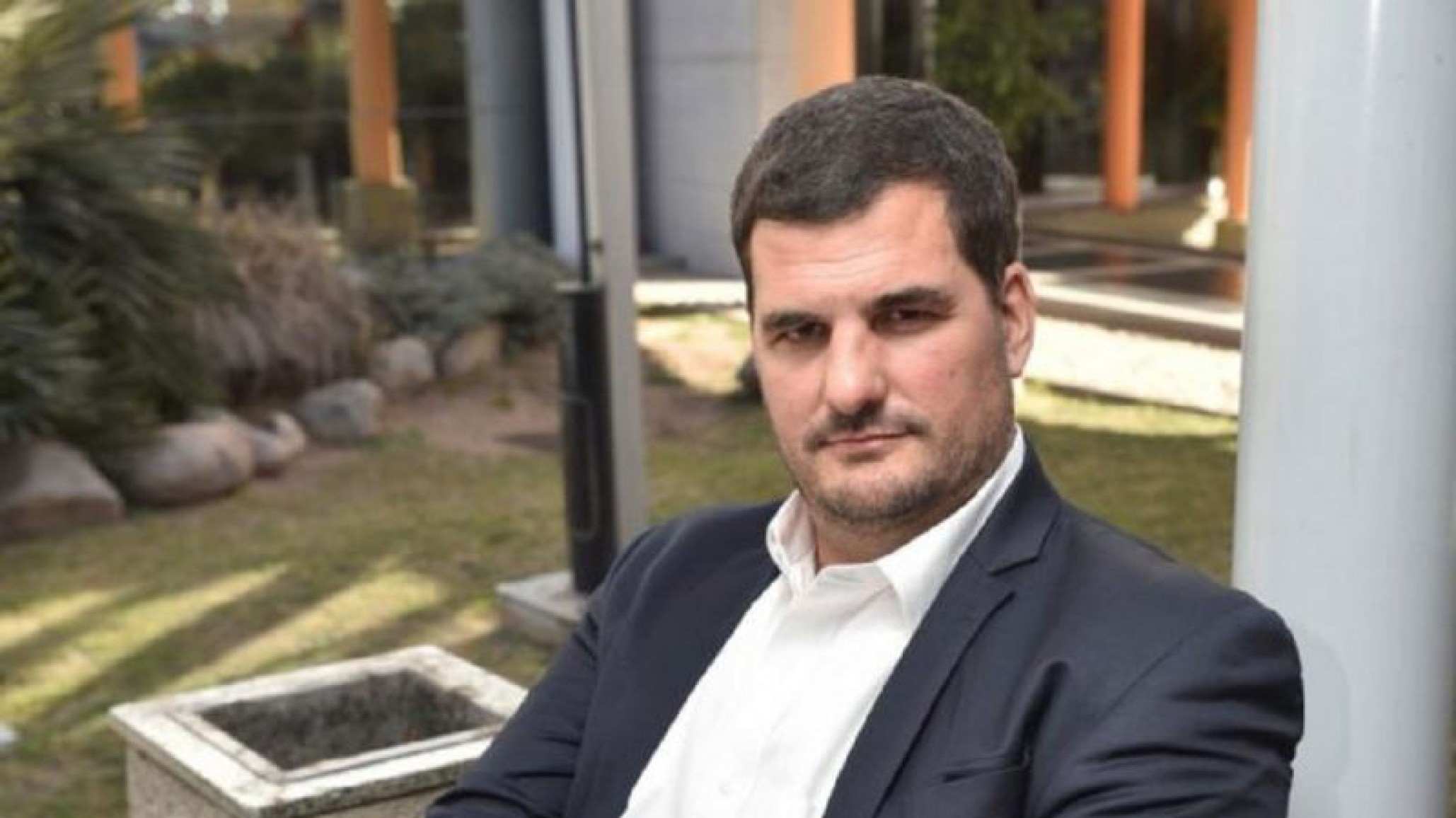 Un ex funcionario macrista se fue de vacaciones con un vehículo oficial y exigió que le paguen la nafta