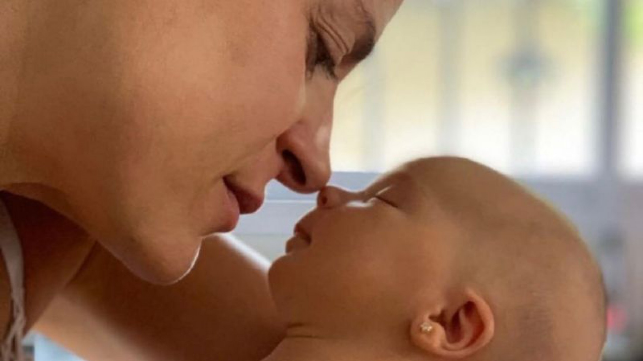 Eugenia Tobal lava la ropa a mano y en balde: ”Para los que dudaban”