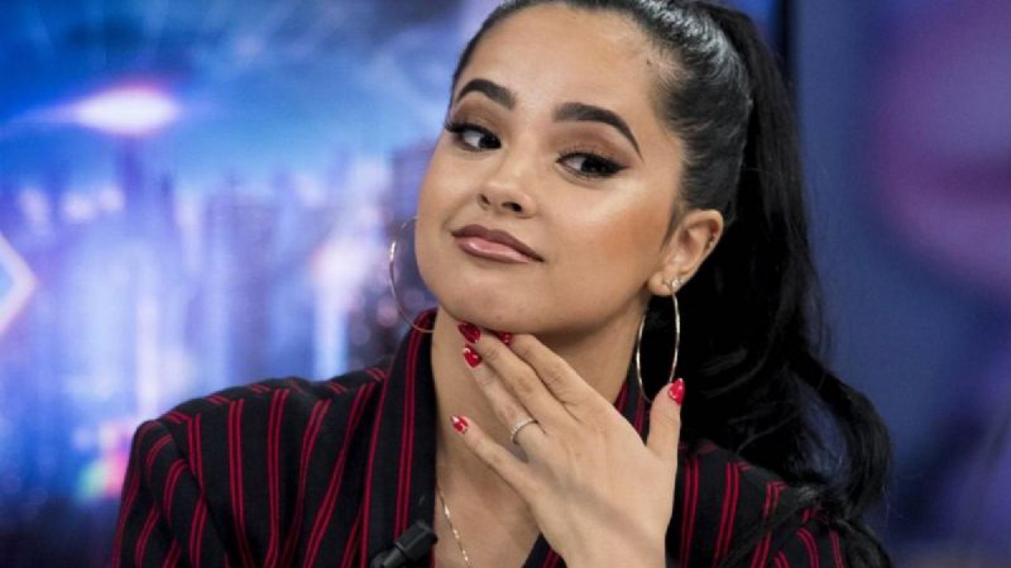 ¿La reconocés? Becky G se sacó todo el maquillaje y luce muy distinta
