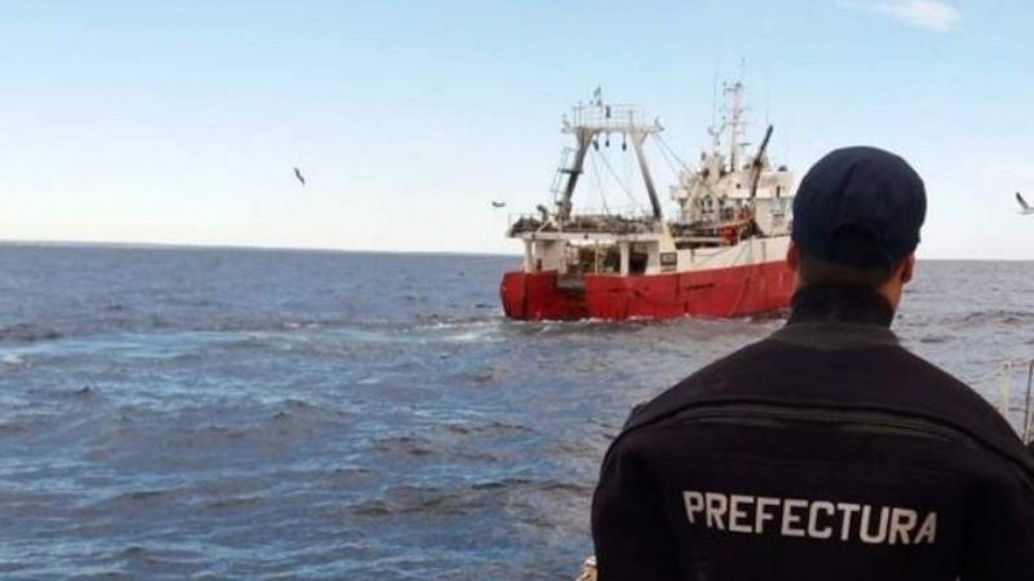 Procesaron a un prefecto por abusar sexualmente de una compañera en un guardacosta