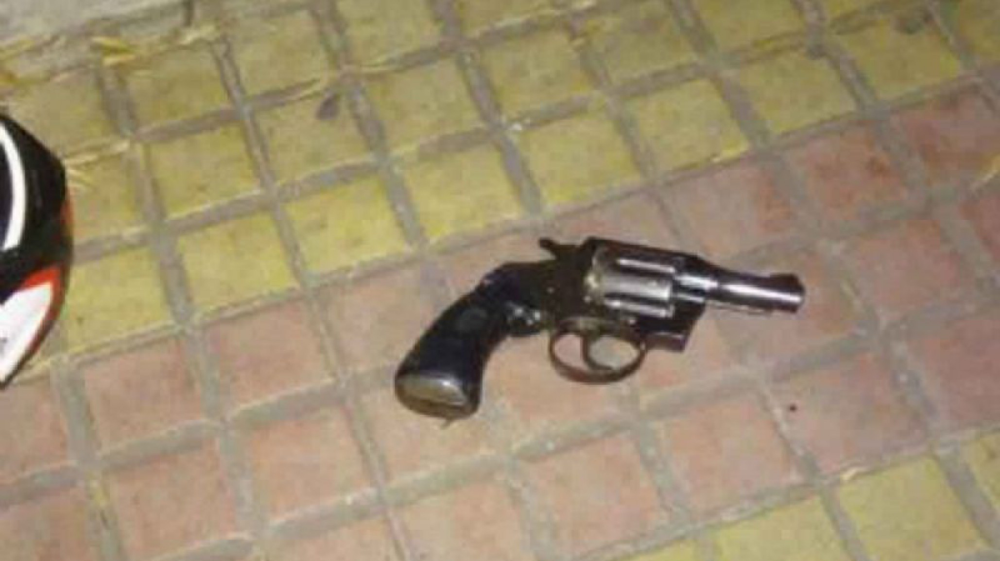 Fanatismo al extremo en Santiago del Estero: un hincha sacó su arma y amenazó con disparar si River metía un gol