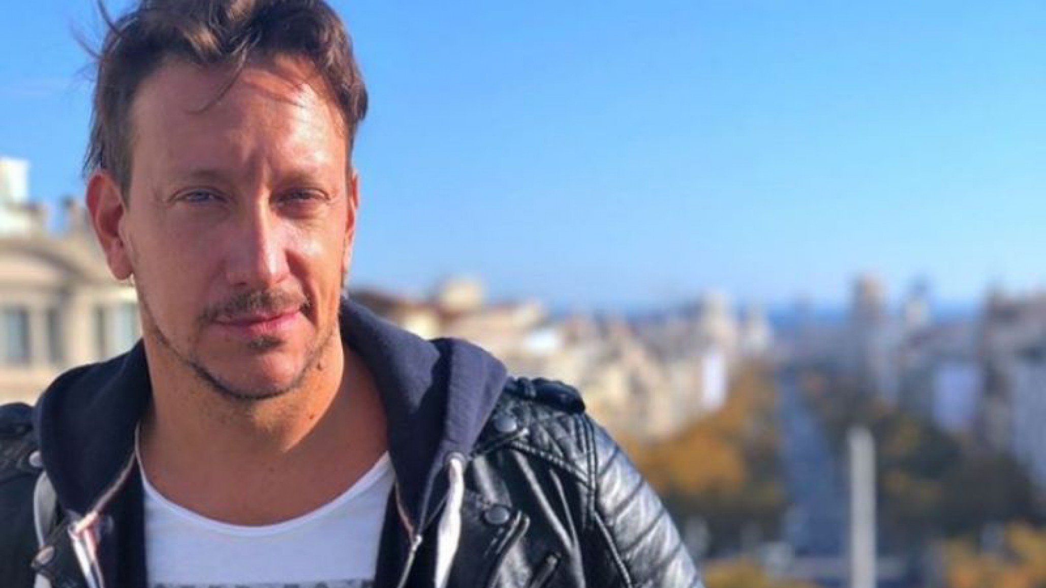 Nico Vázquez se dejó ver “para que espíen un poco”