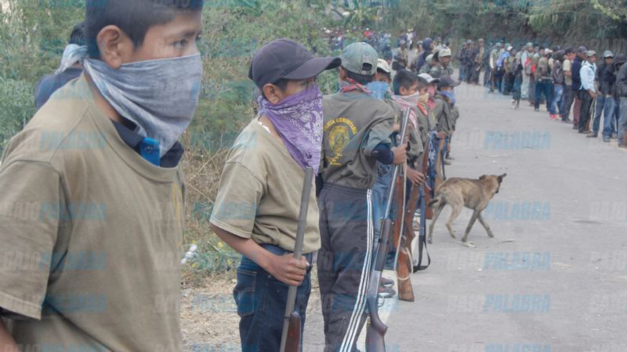 México: niños de entre 8 y 14 años formaron una policía comunitaria