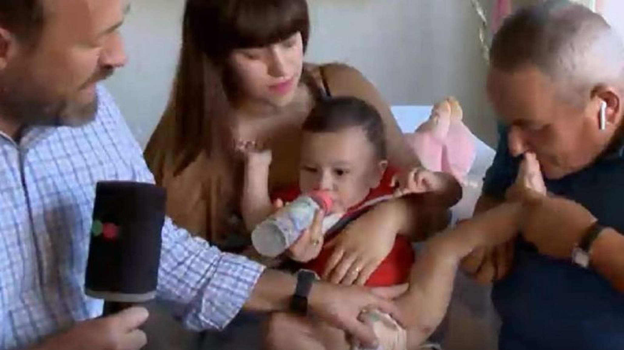 ¡Indignante! Un bebé fue herido con una bala perdida y los médicos afirmaban que se trataba de una mordedura