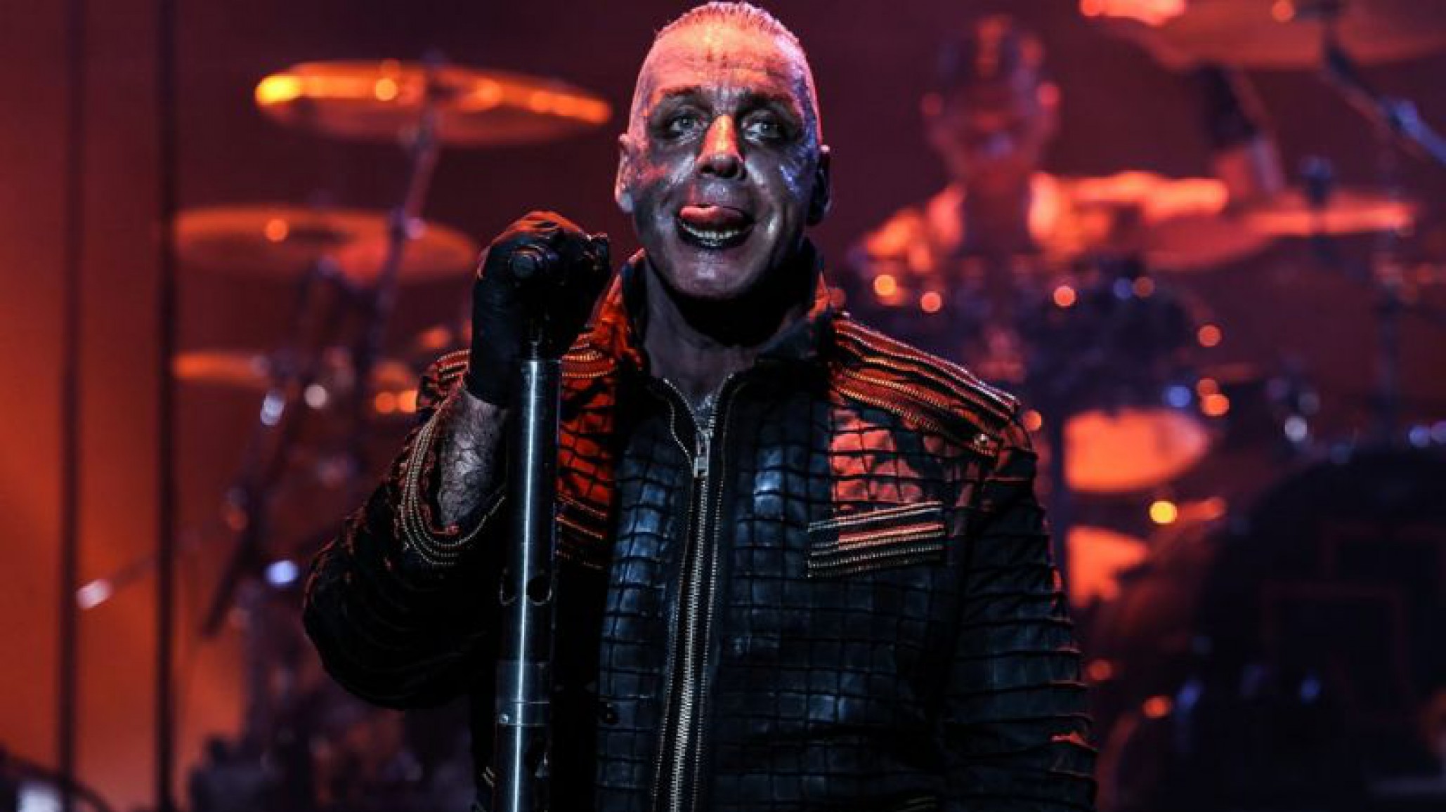 El cantante de Rammstein en cuidados intensivos tras dar positivo en coronavirus