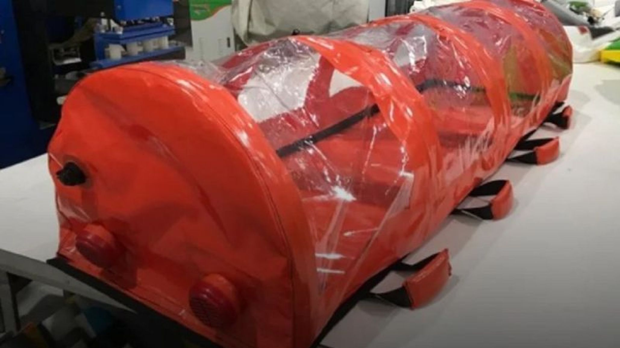 Santa Fe: crearon una camilla anti contagio para trasladar a los pacientes de coronavirus