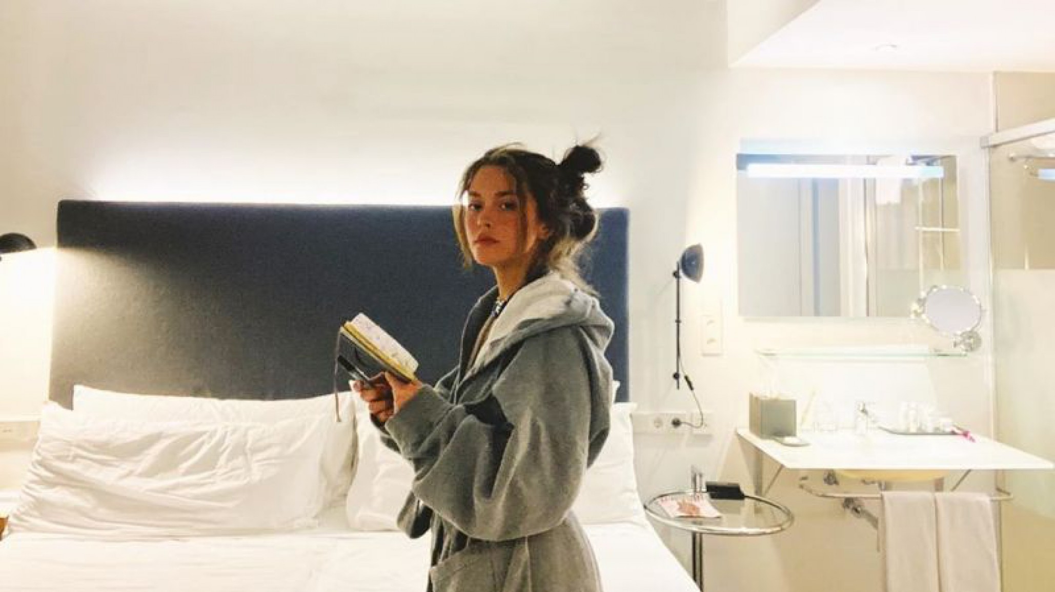 Minerva Casero en cuarentena se mostró en musculosa transparente y ¡sin corpiño!