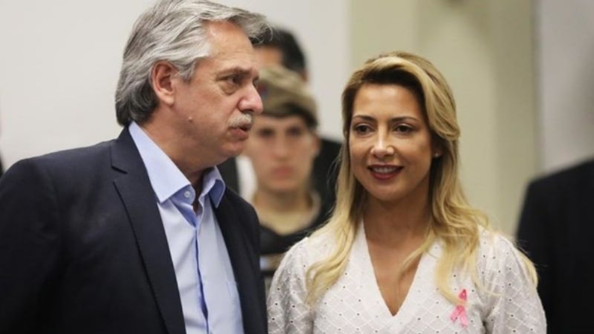 Alberto Fernández y Fabiola Yáñez hicieron una videollamada con una voluntaria de un comedor comunitario