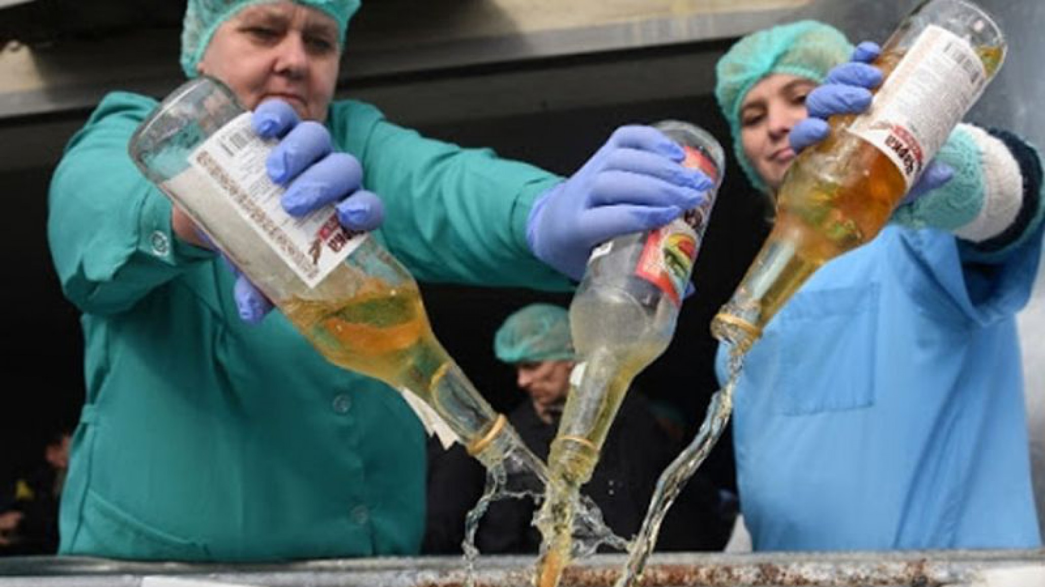 La OMS busca restringir la venta de alcohol porque beber puede empeorar el coronavirus