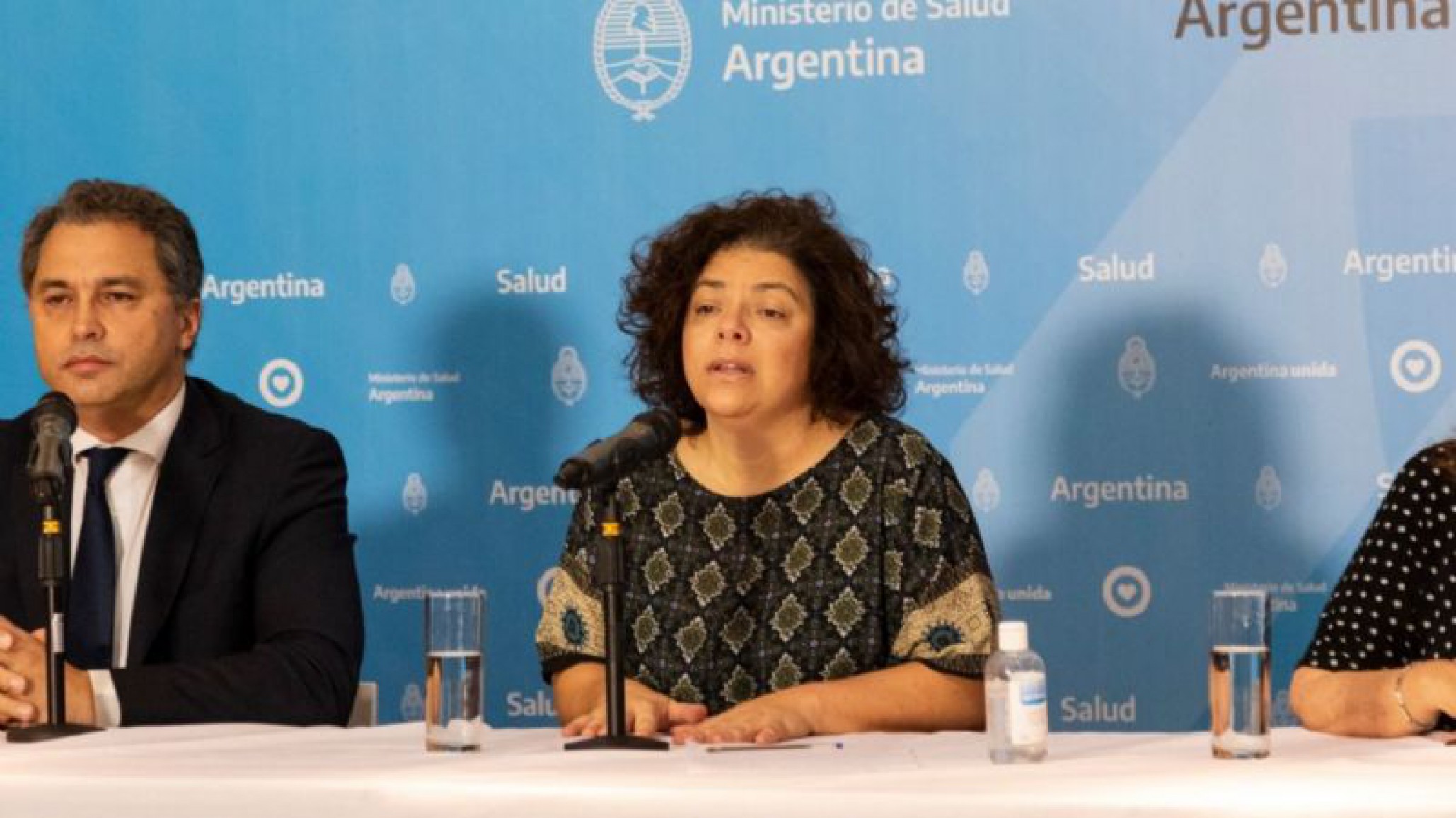 Carla Vizzotti aseguró que “el momento de redoblar los esfuerzos es ahora para que podamos como país achatar la curva” de contagios