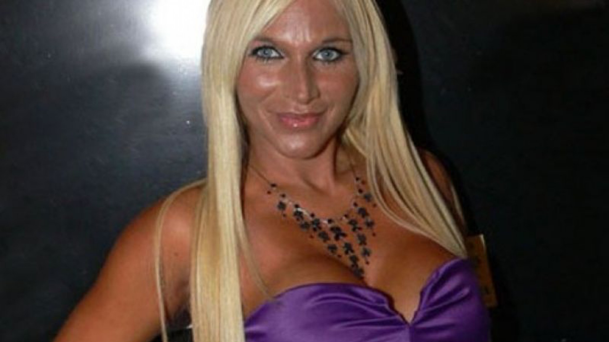 ¡Para el infarto! Cecilia Oviedo incendió las redes con una postal solo en top