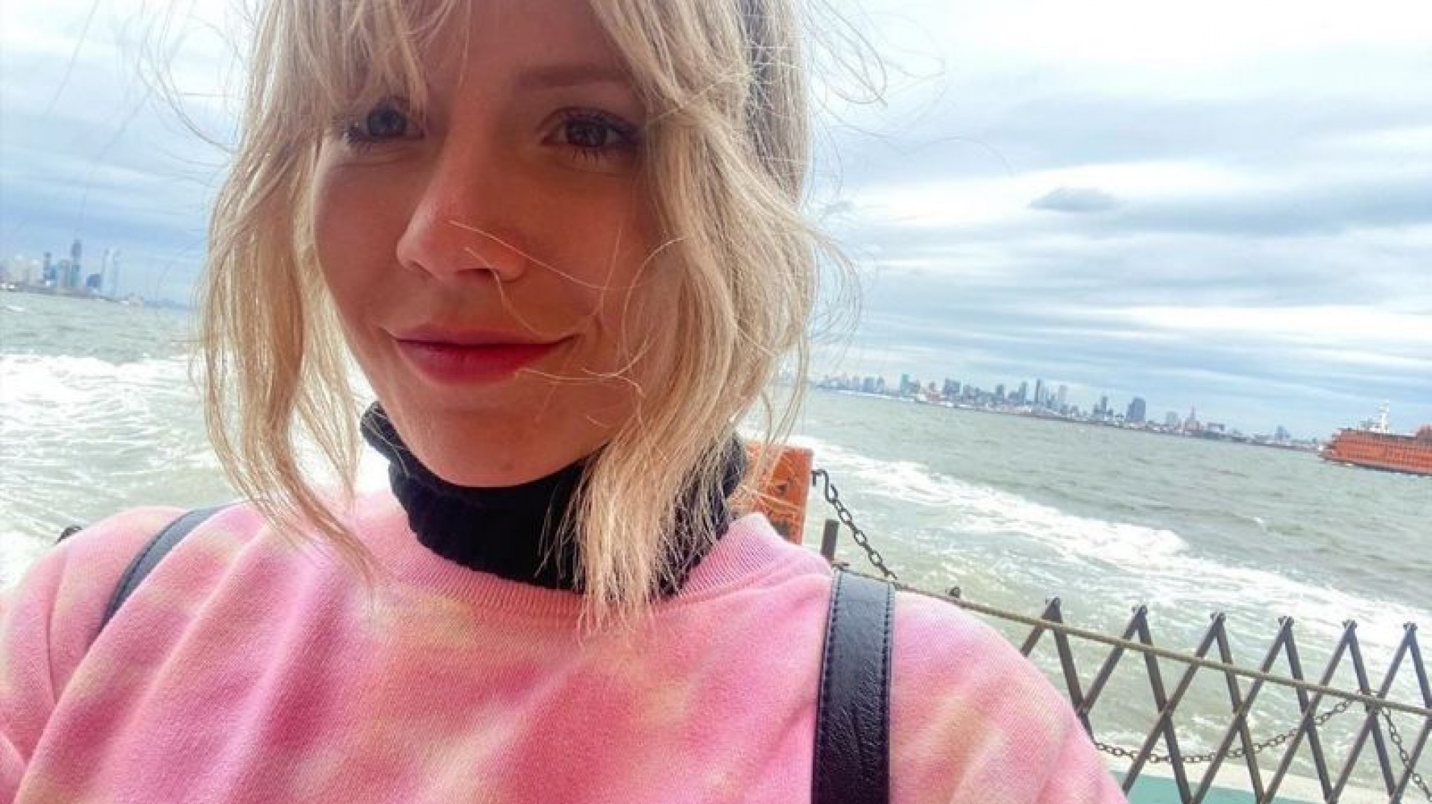 Laurita Fernández trae de vuelta a la moda el tiro bajo con un baile muy osado ¡Bomba!