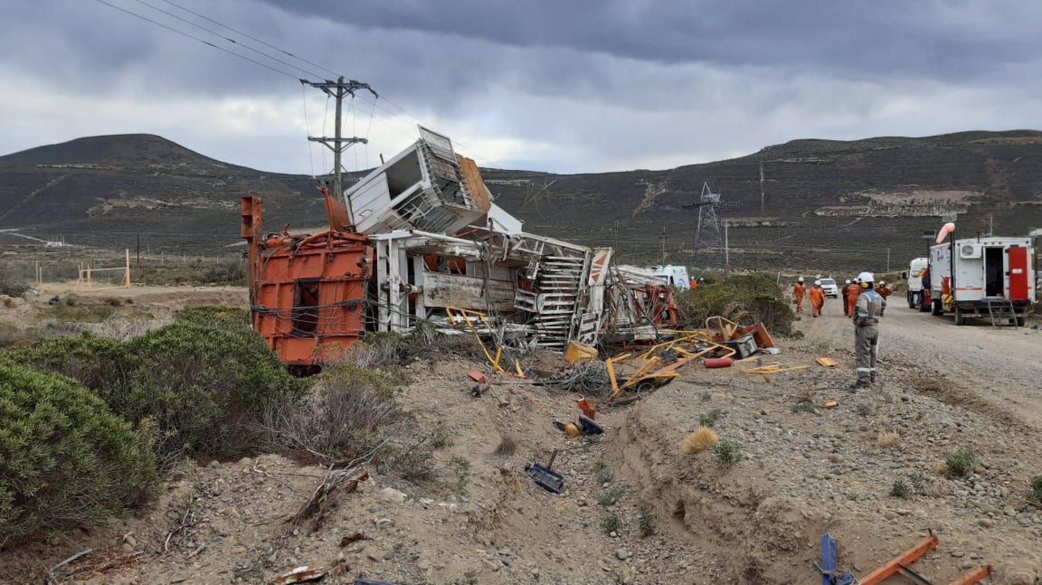 Pulling: Un equipo petrolero volcó, se activó el protocolo