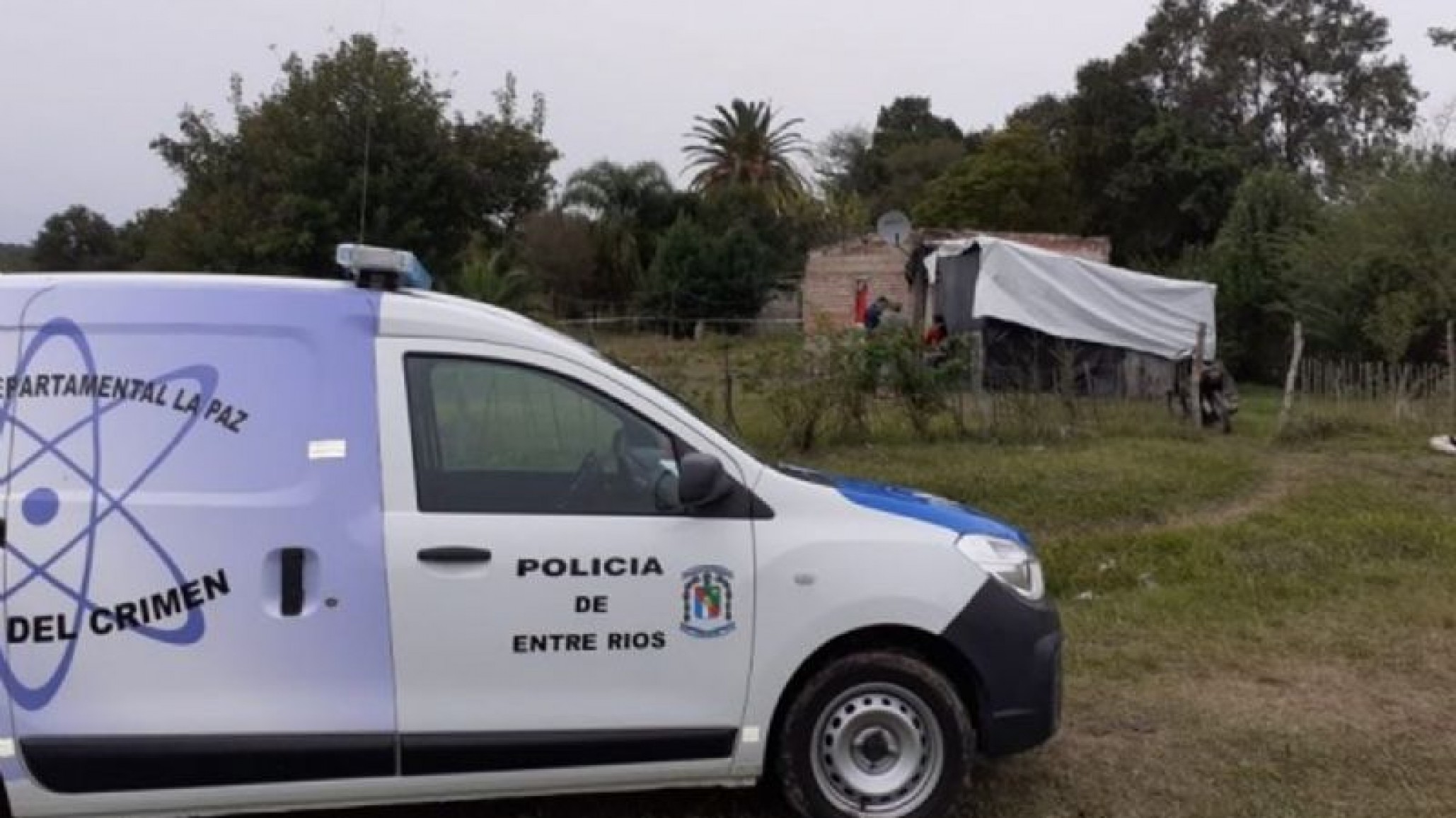 Frente a su hija, mató a su expareja y se entregó