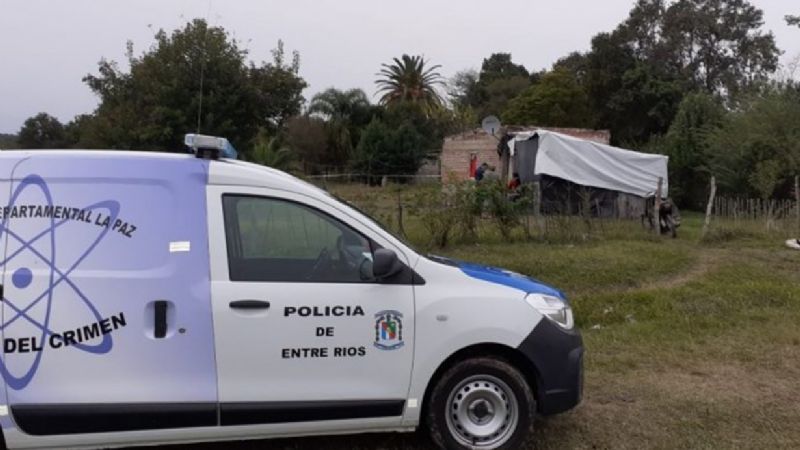 Frente a su hija, mató a su expareja y se entregó