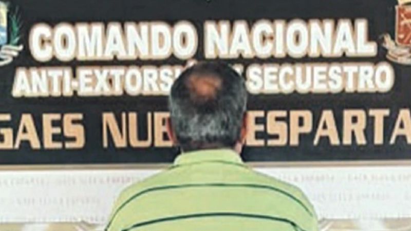 Hombre se quejó por la falta de comida y gasolina en Venezuela y lo detuvieron