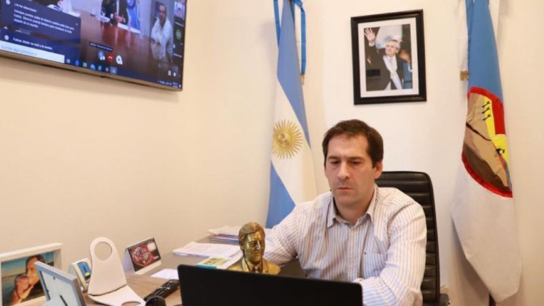 En Comodoro peluqueros, gasistas , plomeros y otros rubros atenderán por turnos