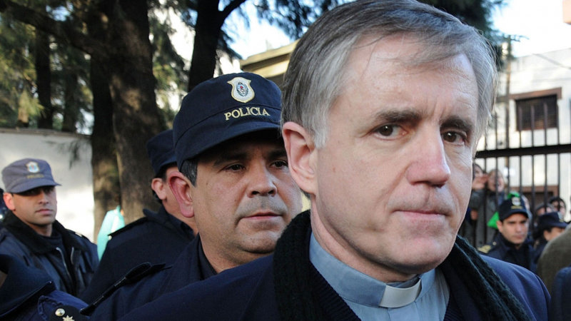 El padre Grassi pidió salir de la cárcel por el coronavirus