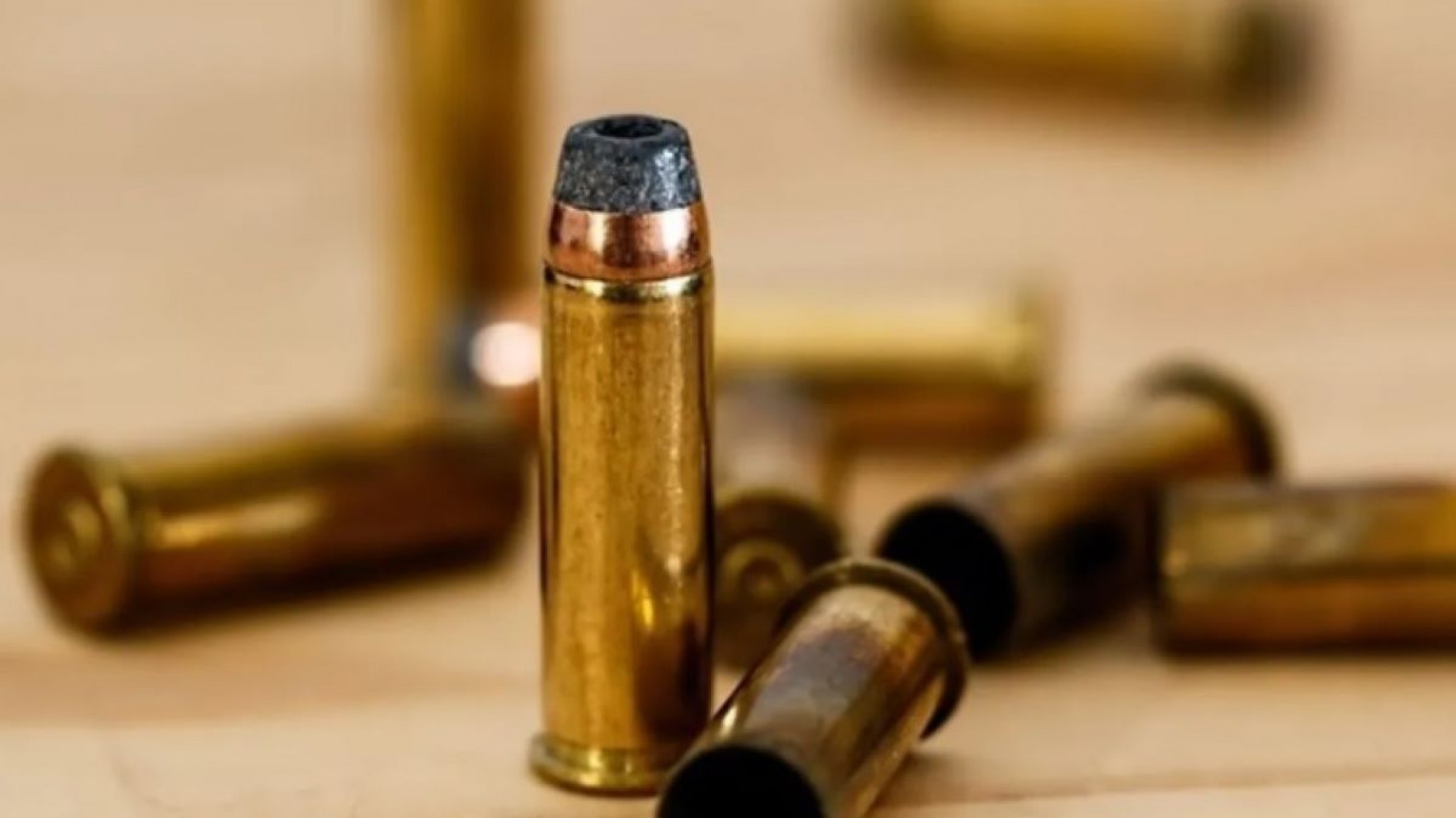 ¡Bizarro! Violaron la cuarentena, hicieron una fiesta y terminaron a los tiros