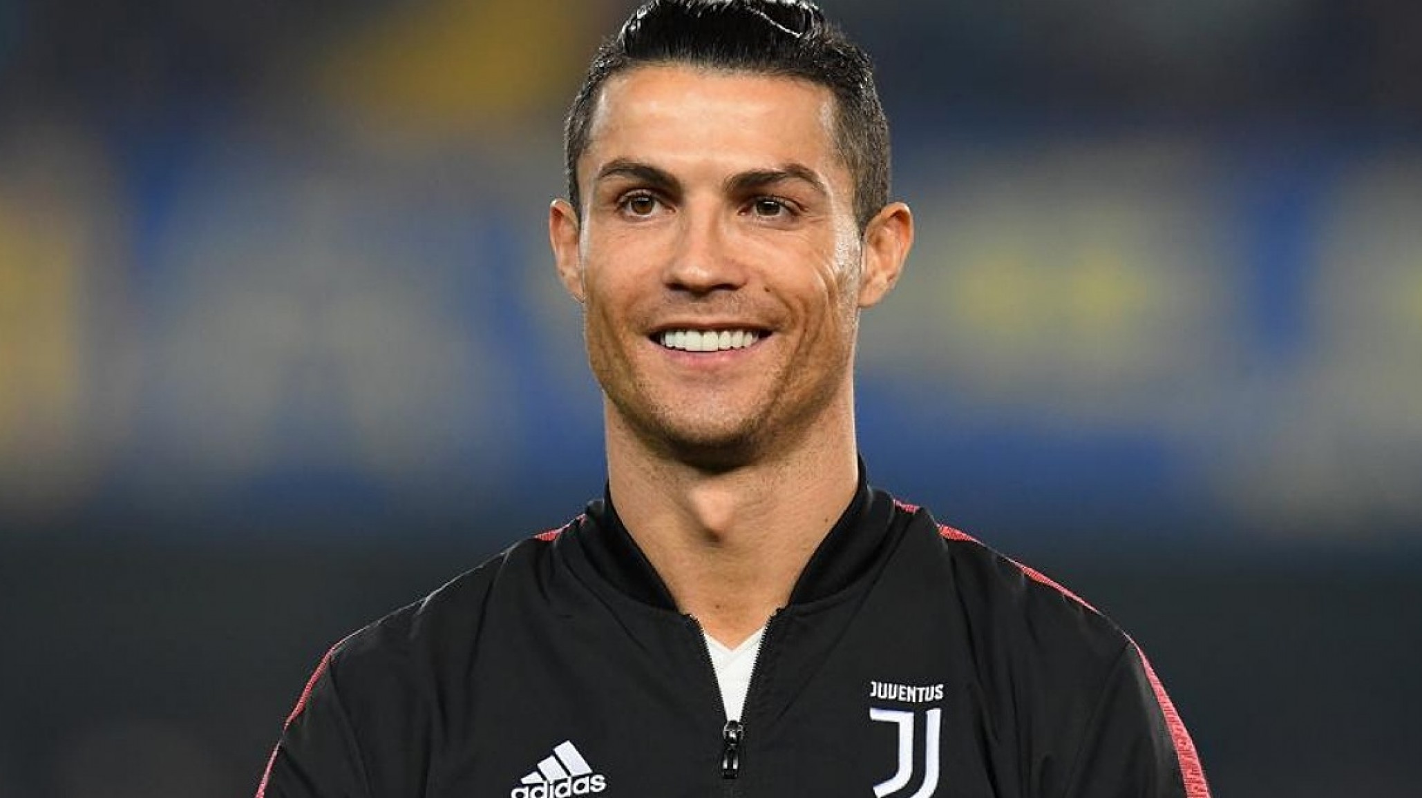 ¡Cristiano con todo! Saludó a dos mujeres en el mismo post