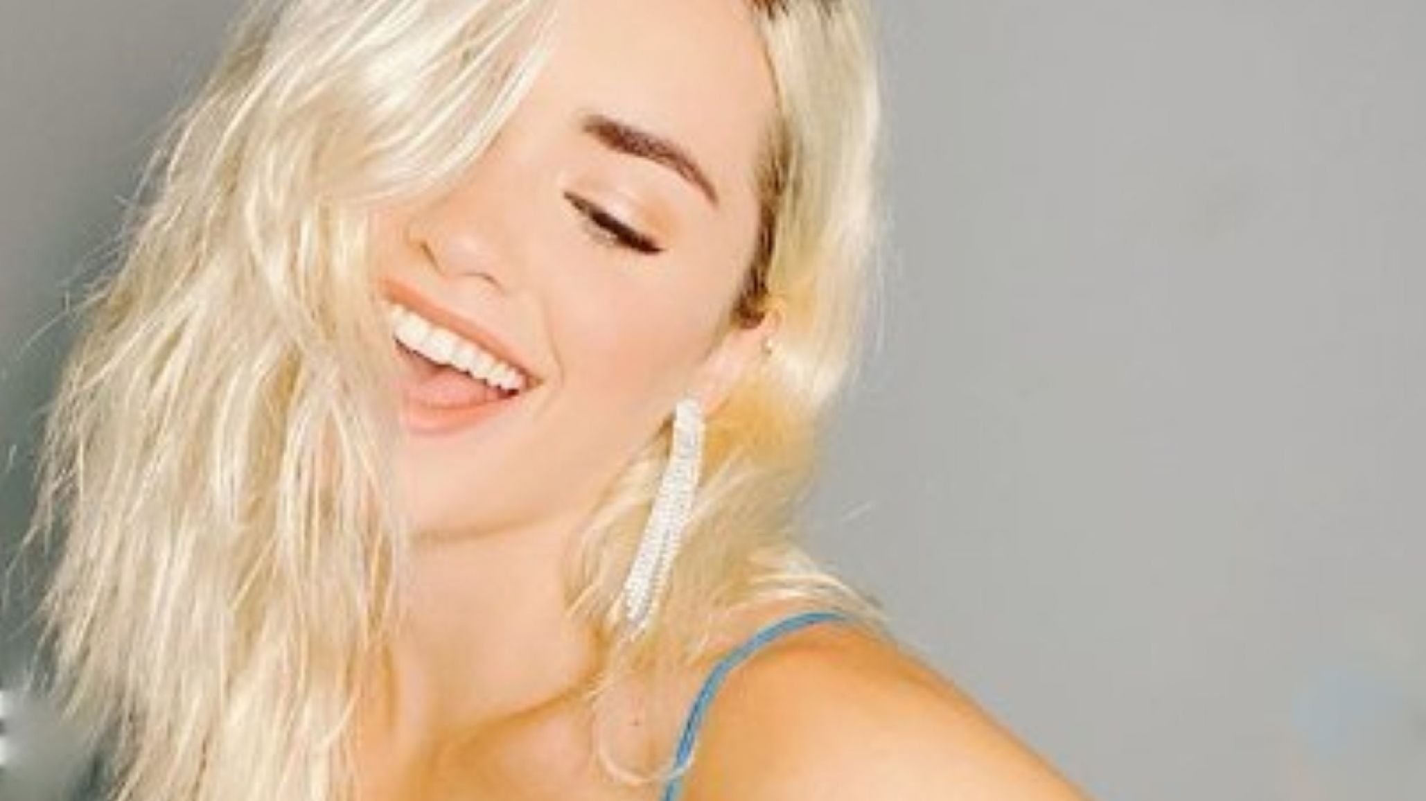Lali Espósito se despertó con ganas de hacer un trío ¡en la cama!