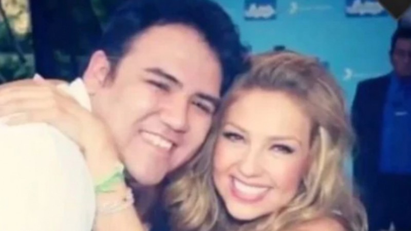 Thalía de luto por un fan que murió por coronavirus
