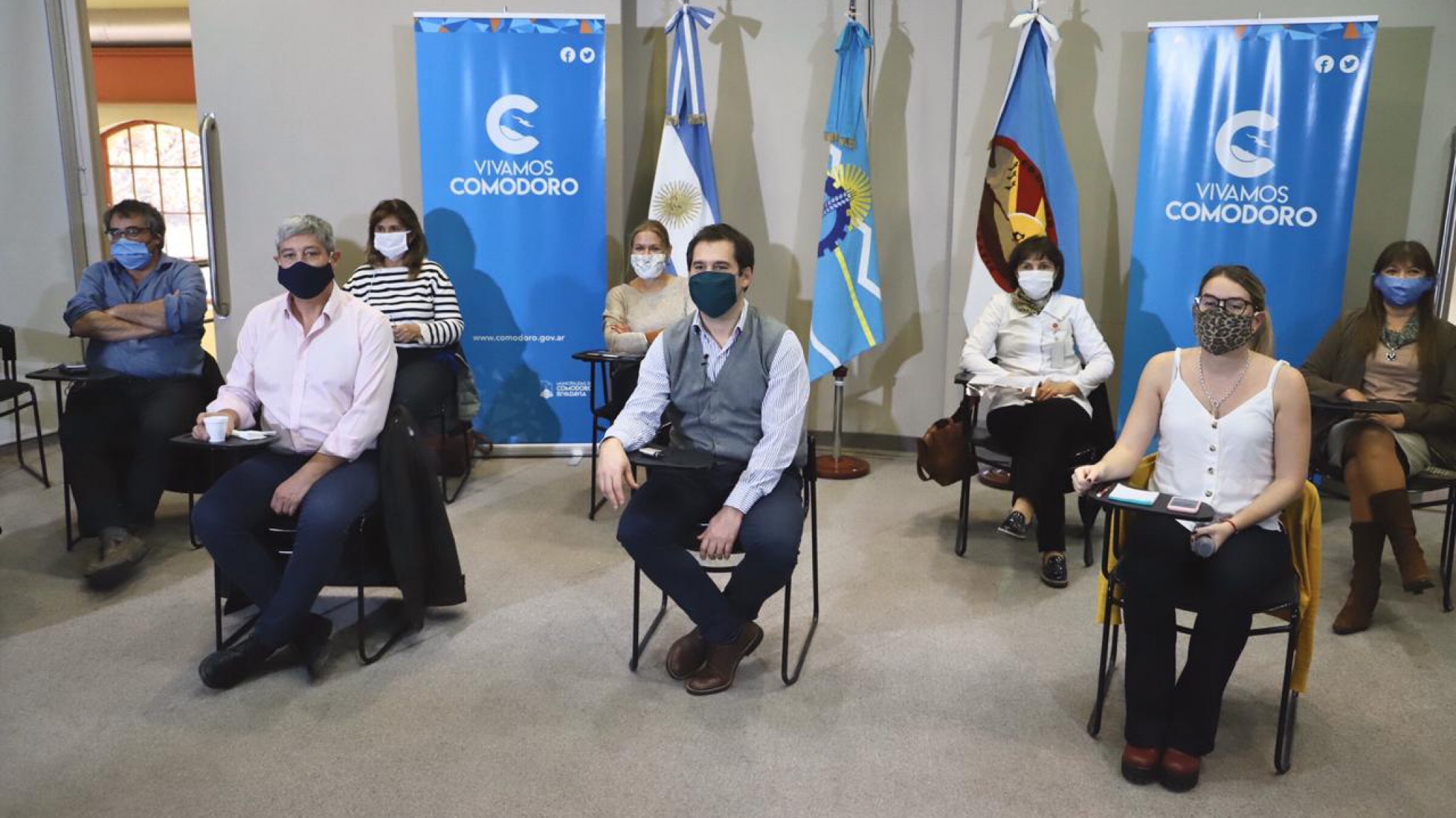 Luque en teleconferencia con integrantes de la Asociación Argentina de Infectología