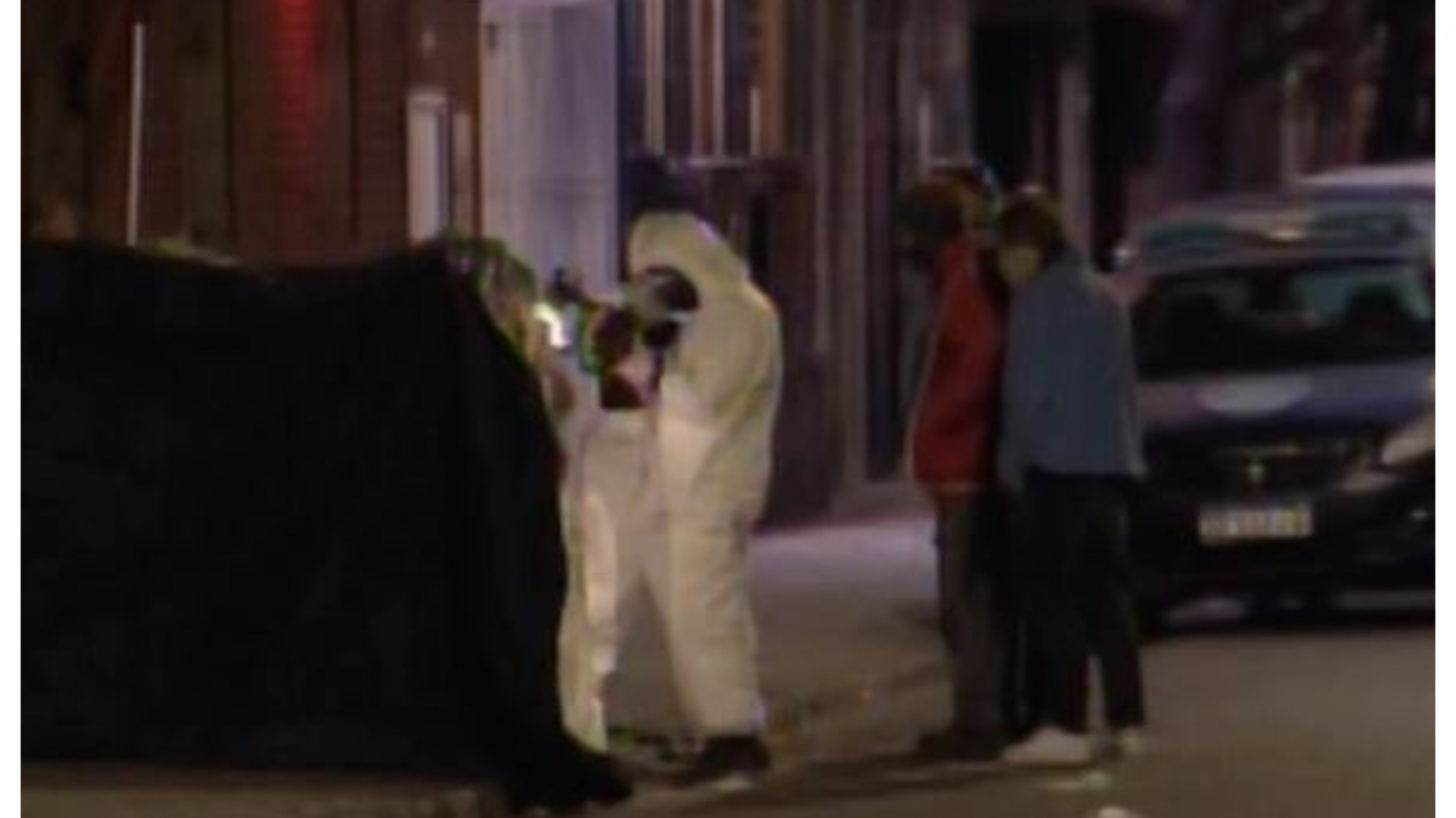 Murió apuñalado por un desconocido cuando charlaba con amigos